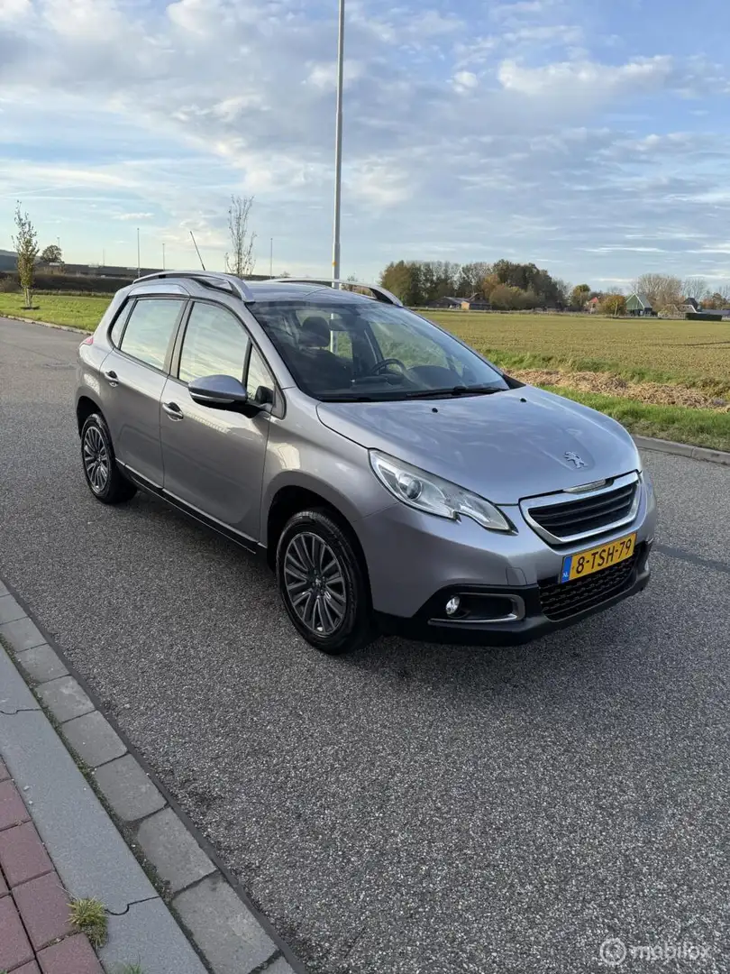 Peugeot 2008 1.2 VTi Active Grijs - 1