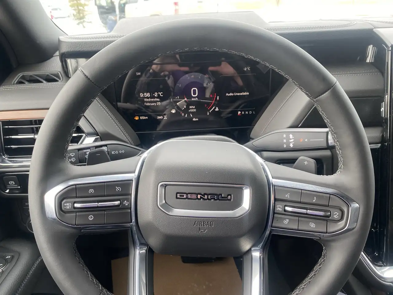 GMC Yukon снимка GMC Yukon