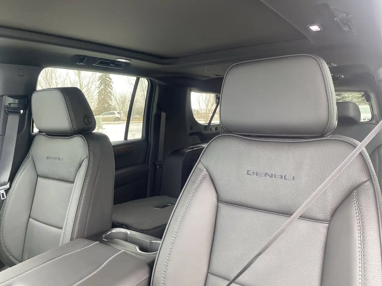 GMC Yukon снимка GMC Yukon