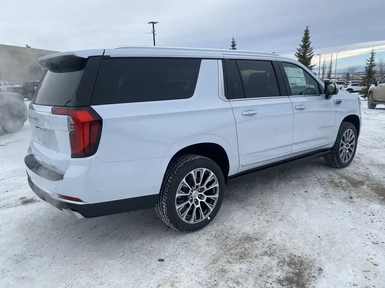 GMC Yukon снимка GMC Yukon