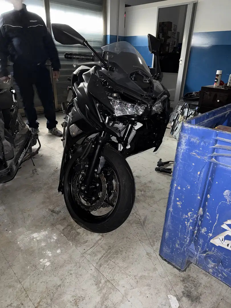 Kawasaki Ninja 650 - 1