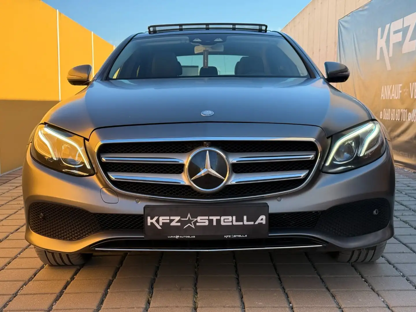 Mercedes-Benz E 220 E-Klasse E 220 d Avantgarde Grau - 2