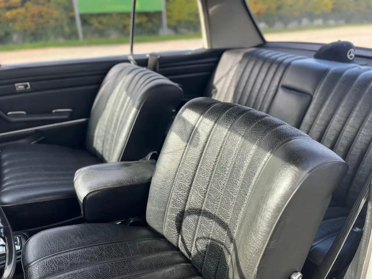 Mercedes-Benz 250CE /8 Coupe Oldtimer mit Wertgutachten (Note 2- / 2,25), foto 3