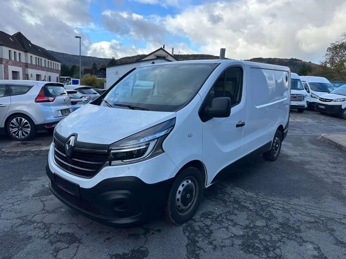 Renault Trafic Kasten L1H1 3,0t Komfort,Navi+LED+Regale Weiß - 2