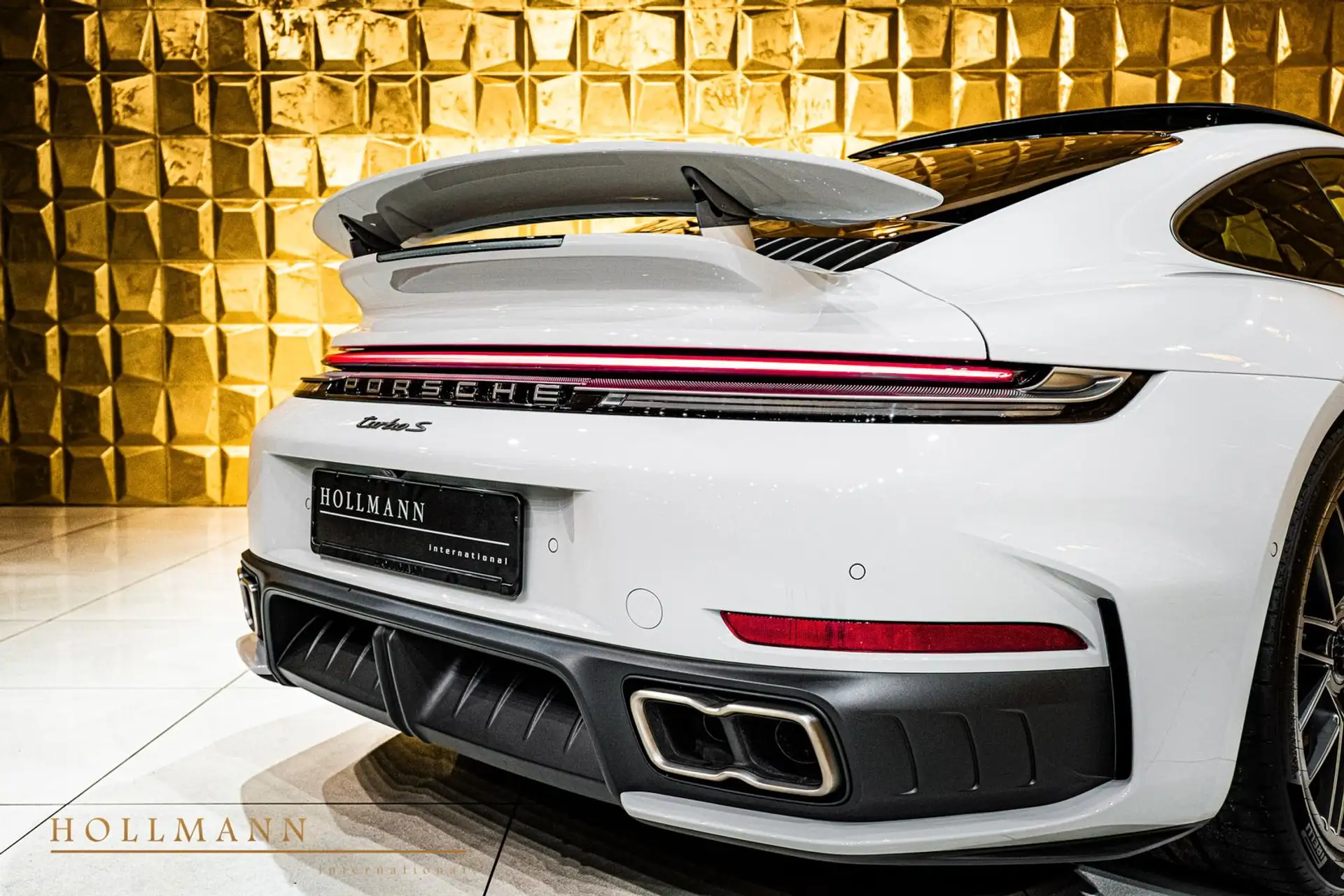 포르쉐 911 Turbo S Coupe 2026 화이트 사진 6