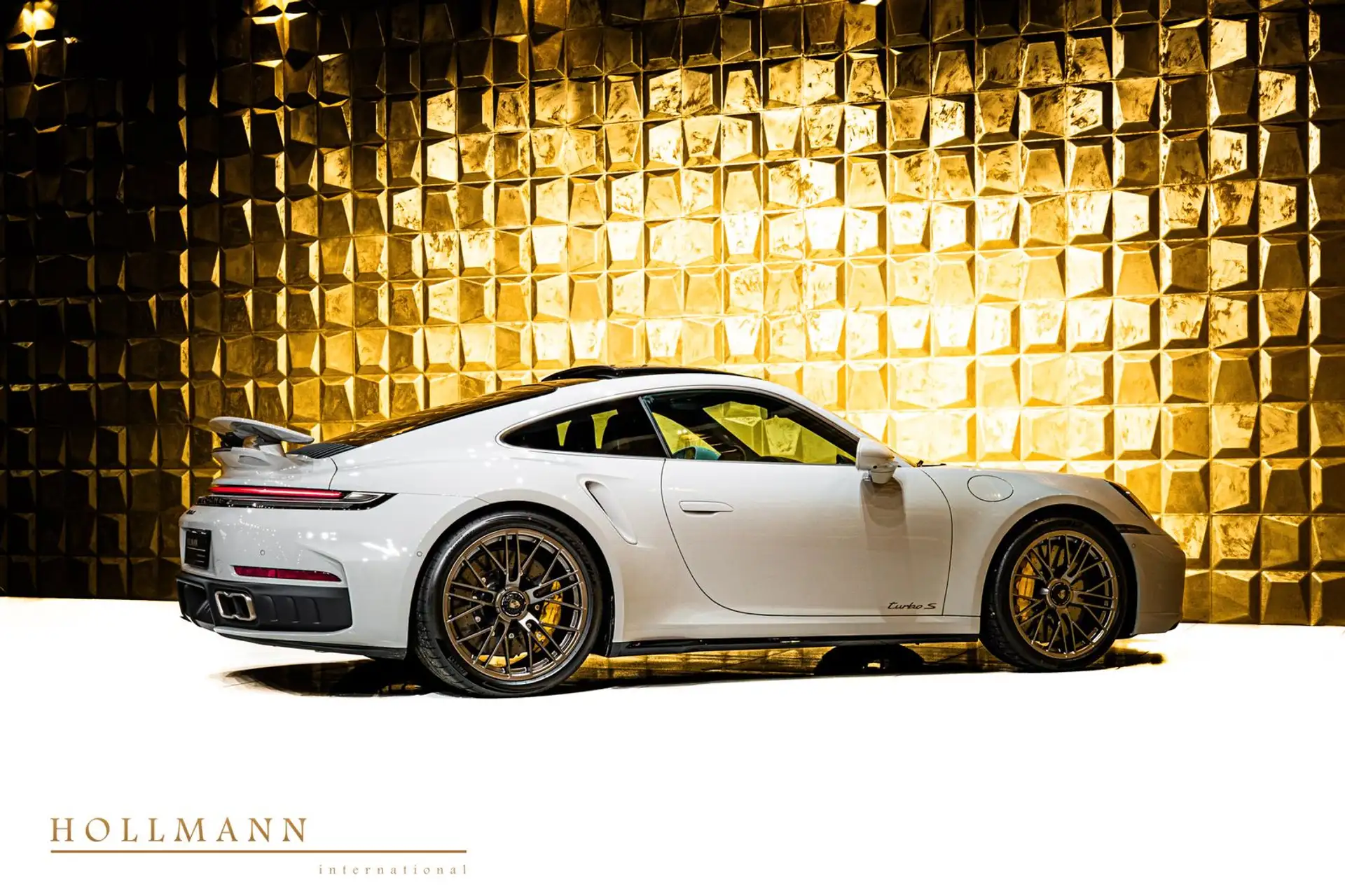포르쉐 911 Turbo S Coupe 2026 화이트 사진 7