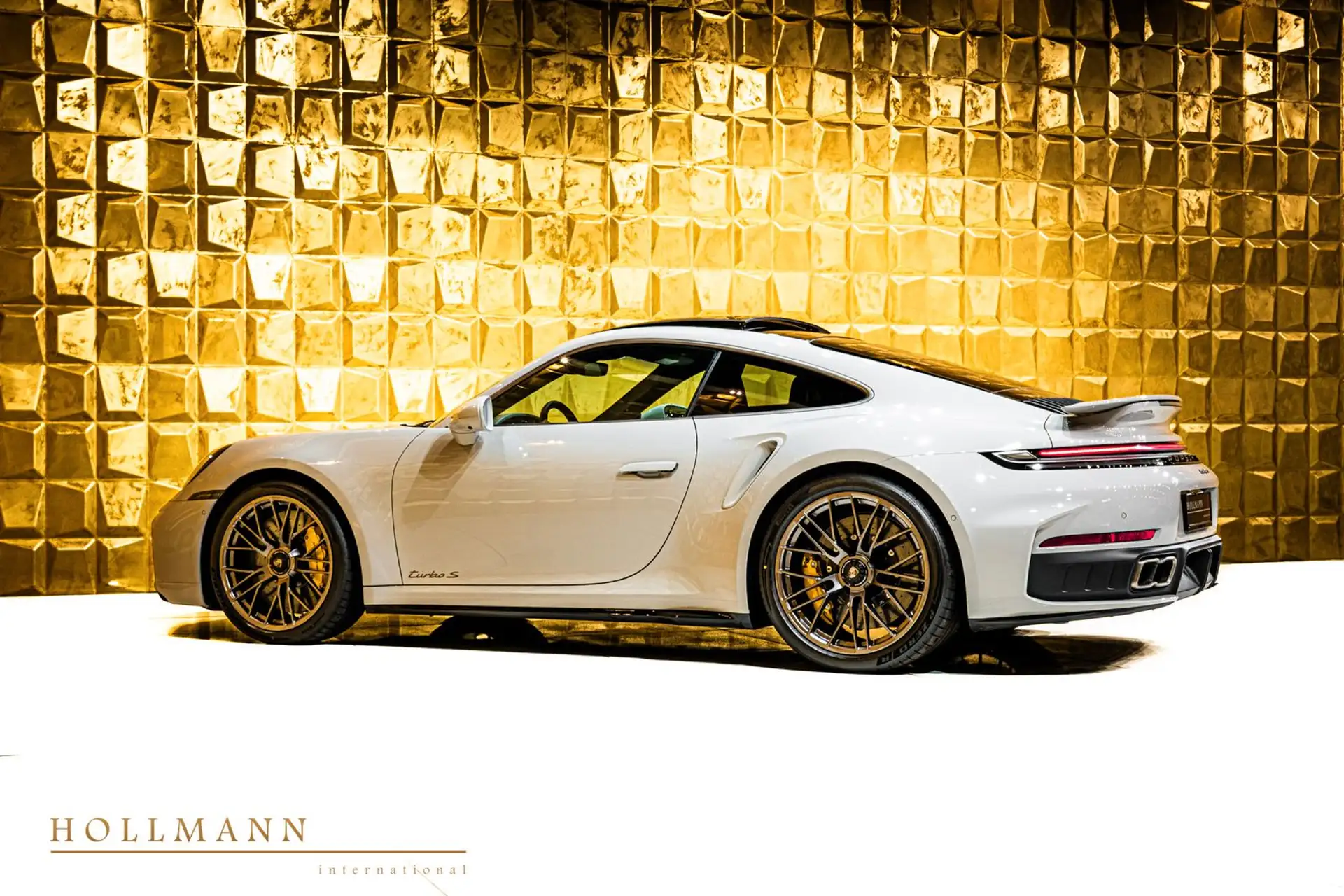 포르쉐 911 Turbo S Coupe 2026 화이트 사진 4