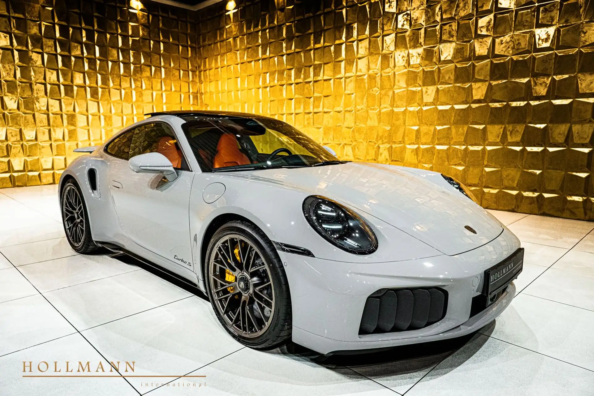 포르쉐 911 Turbo S Coupe 2026 화이트 사진 2