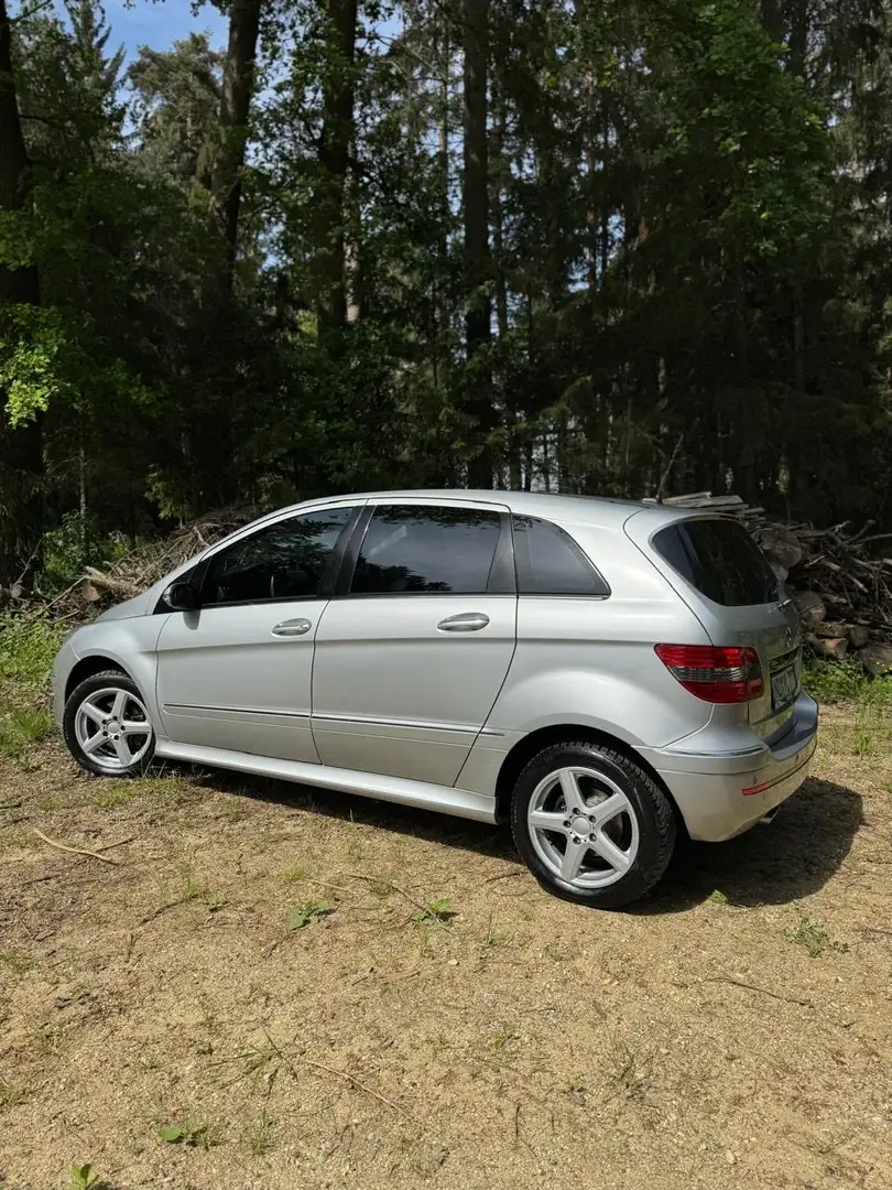 Mercedes-Benz B 150 - 1