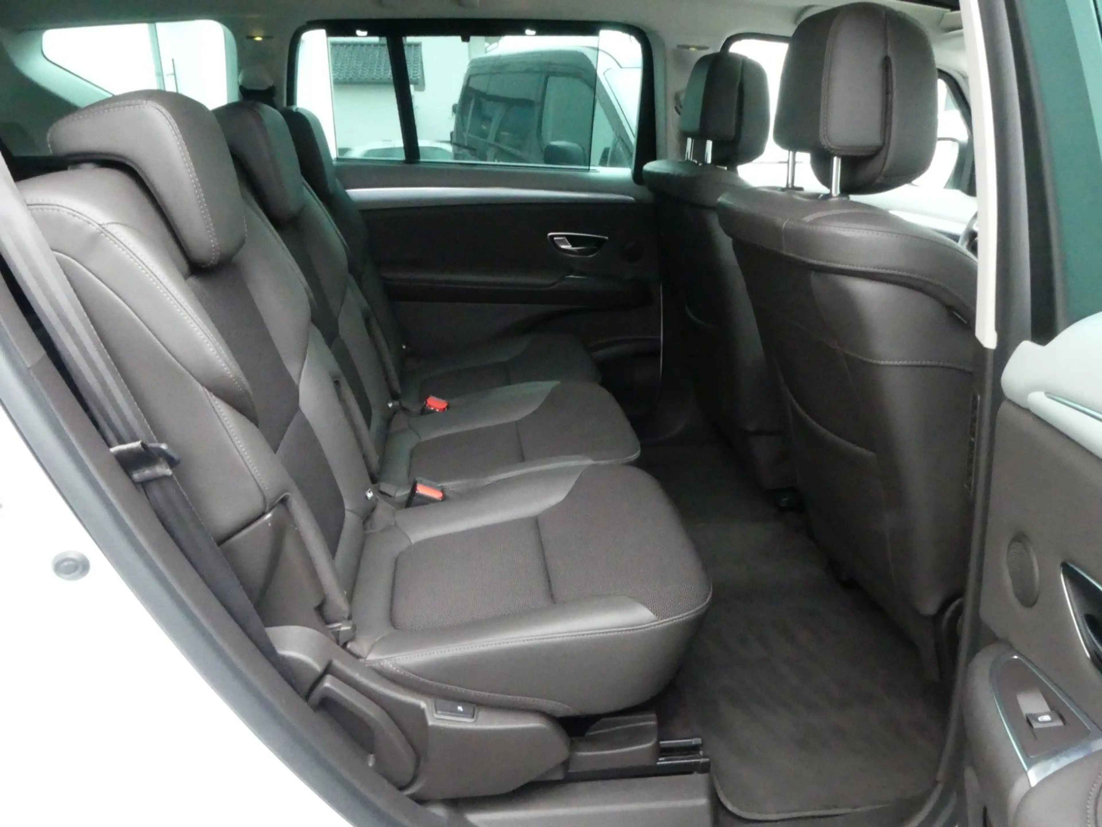 Renault Espace V Intens 7 Sitzer |Pano |Navi |Leder |CAM — photo 12