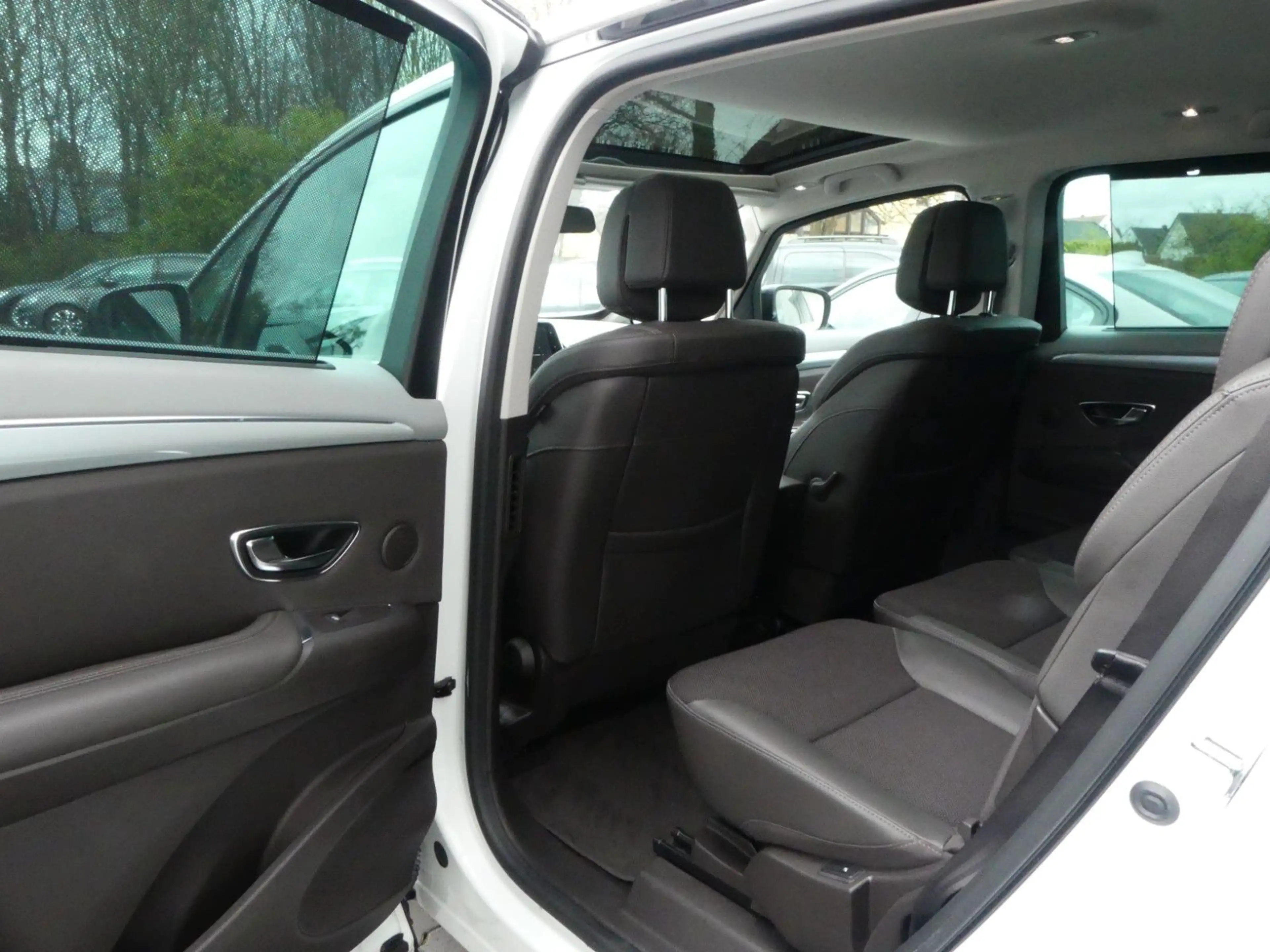 Renault Espace V Intens 7 Sitzer |Pano |Navi |Leder |CAM — photo 11