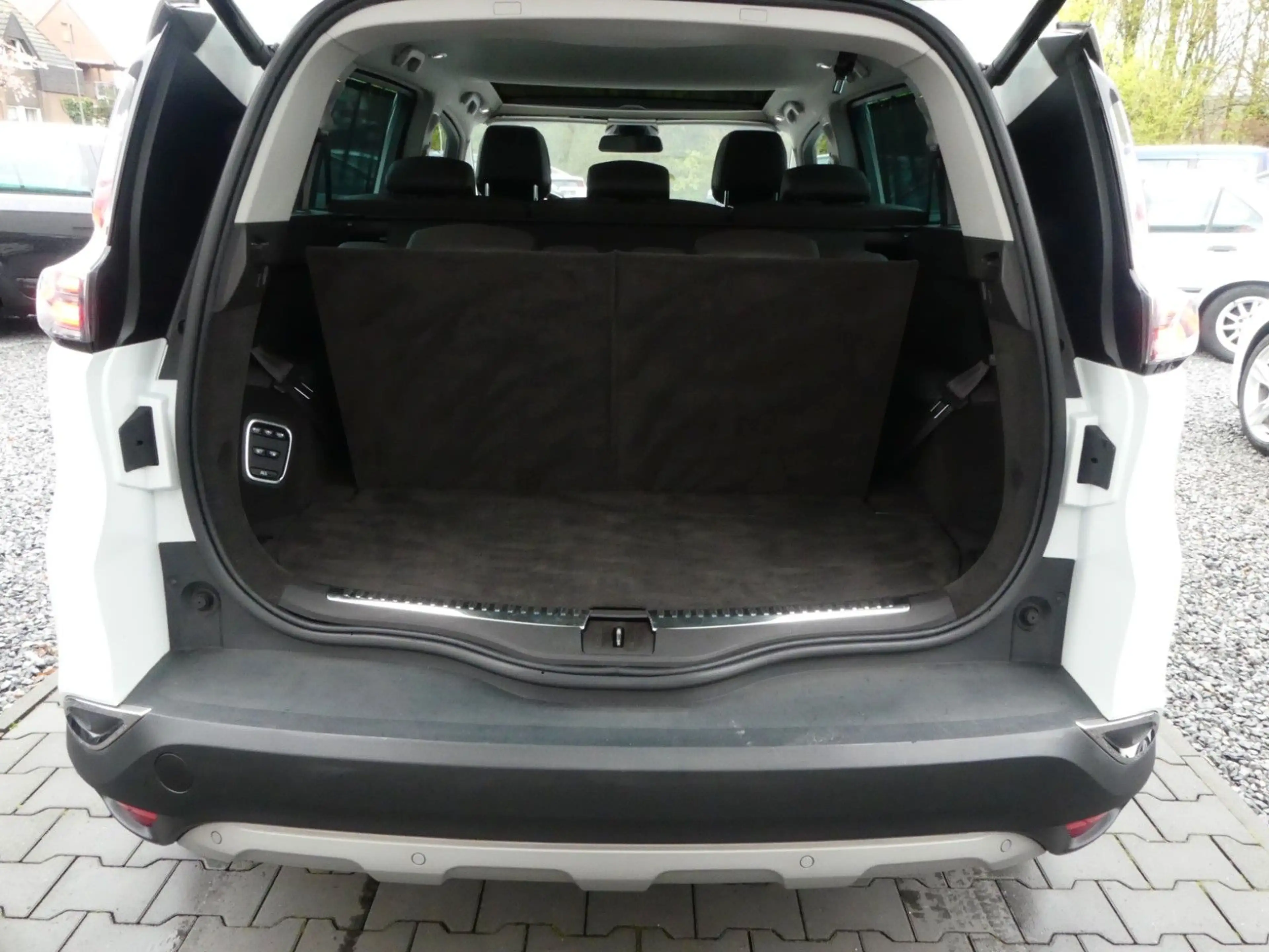 Renault Espace V Intens 7 Sitzer |Pano |Navi |Leder |CAM — photo 14