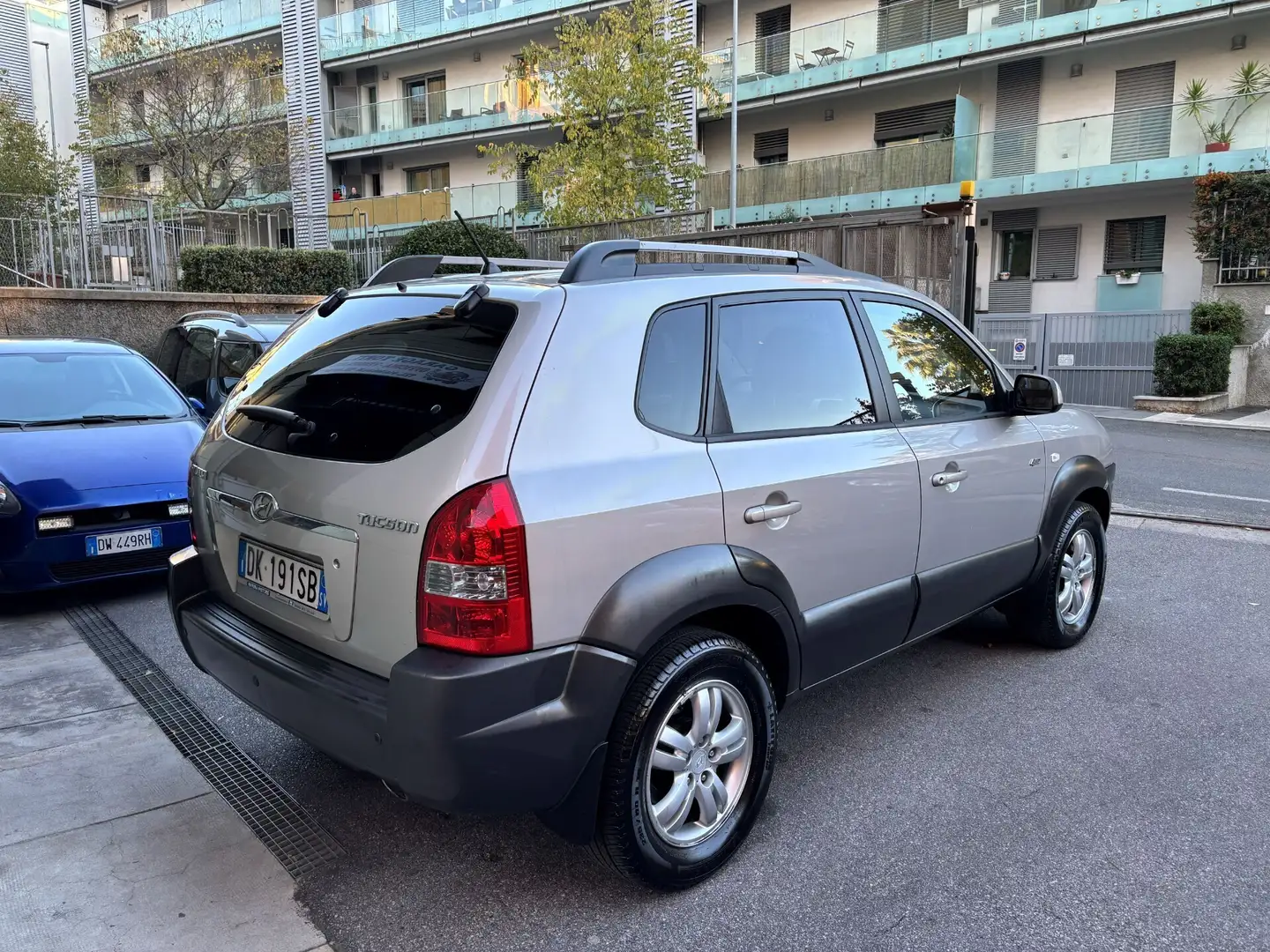 Hyundai TUCSON TUCSON 4WD UNIPROPRIETARIO IMPIANTO GPL Argento - 2