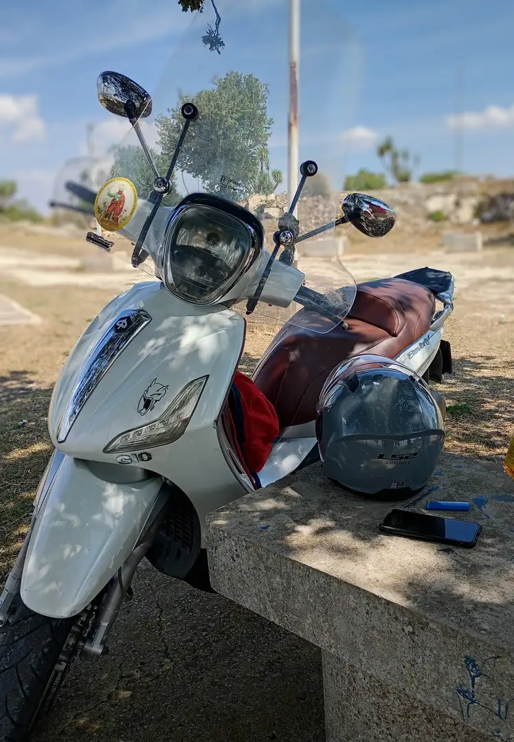 Piaggio Beverly 300 i.e Bianco - 2