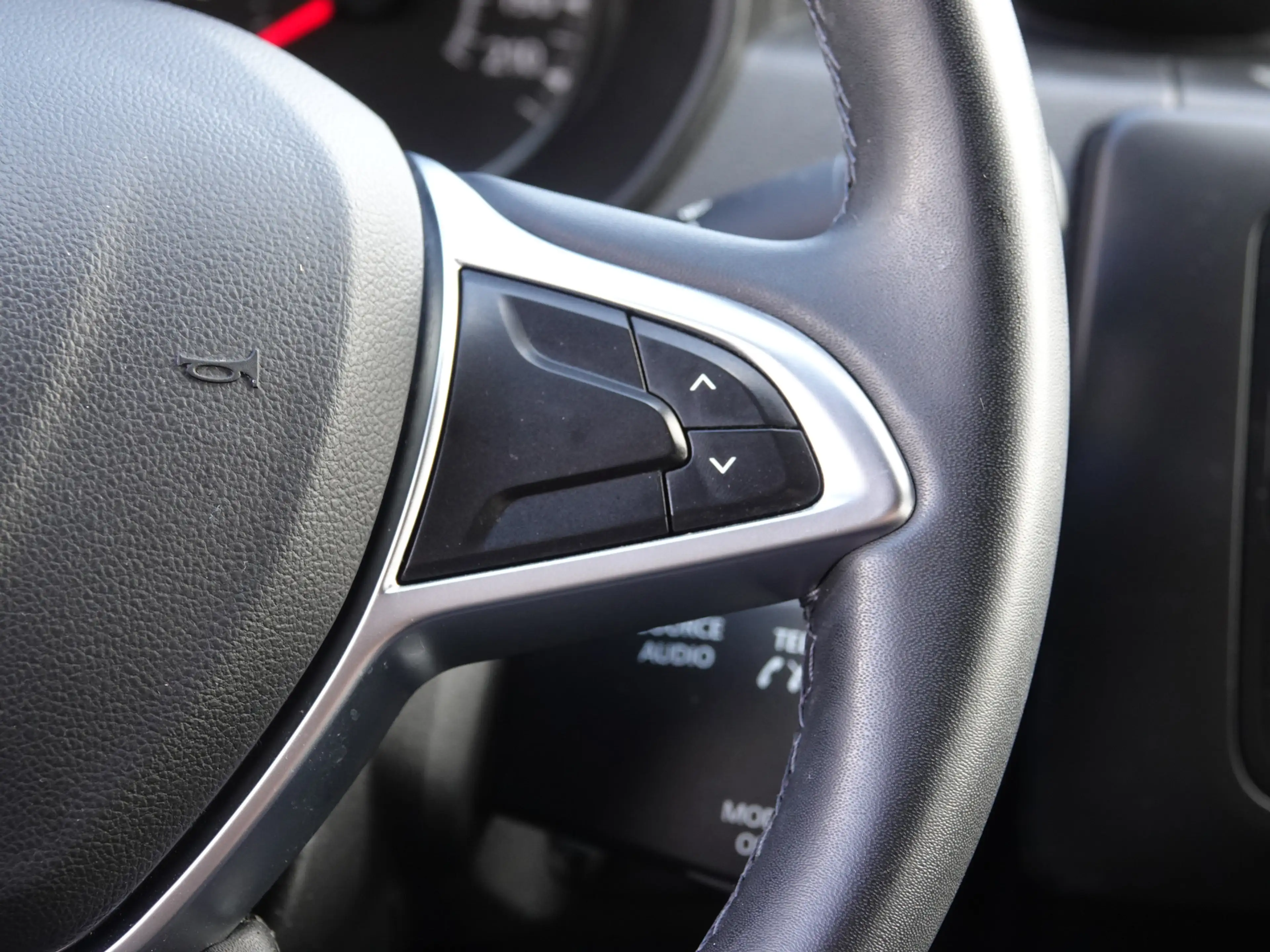 Dacia Duster 1.2 TCe Comfort TREKH. | CRUISE | LMV | BULLBAR — photo 23