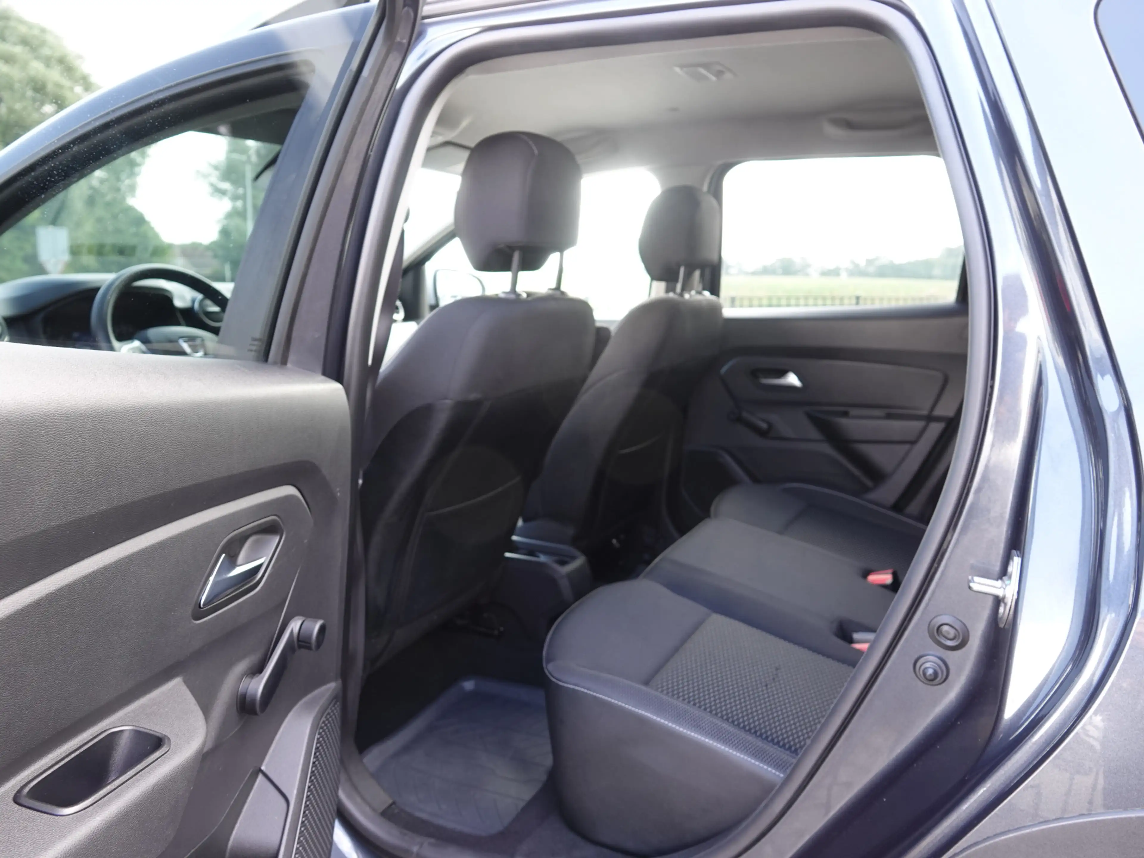 Dacia Duster 1.2 TCe Comfort TREKH. | CRUISE | LMV | BULLBAR — photo 6