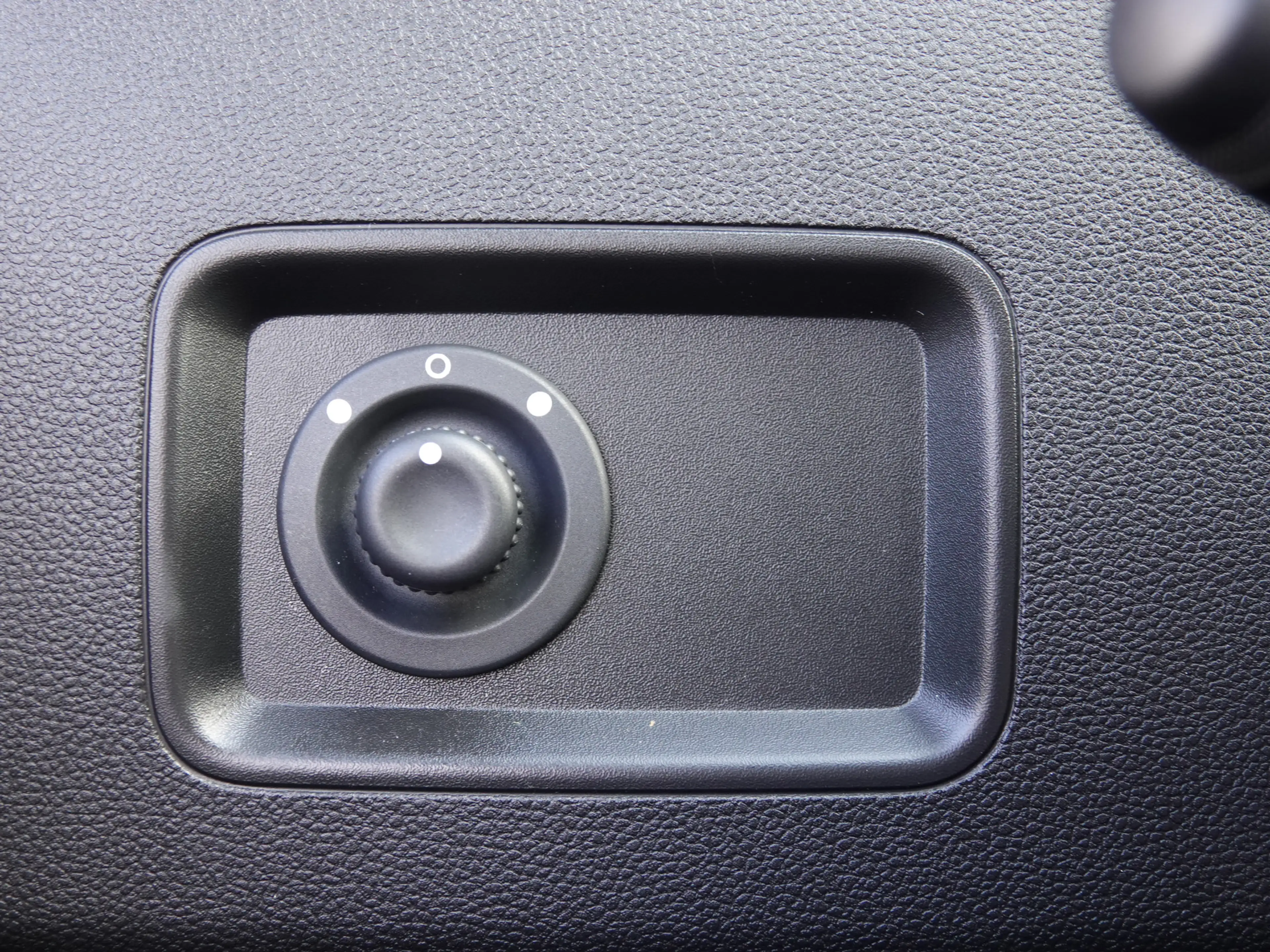 Dacia Duster 1.2 TCe Comfort TREKH. | CRUISE | LMV | BULLBAR — photo 24