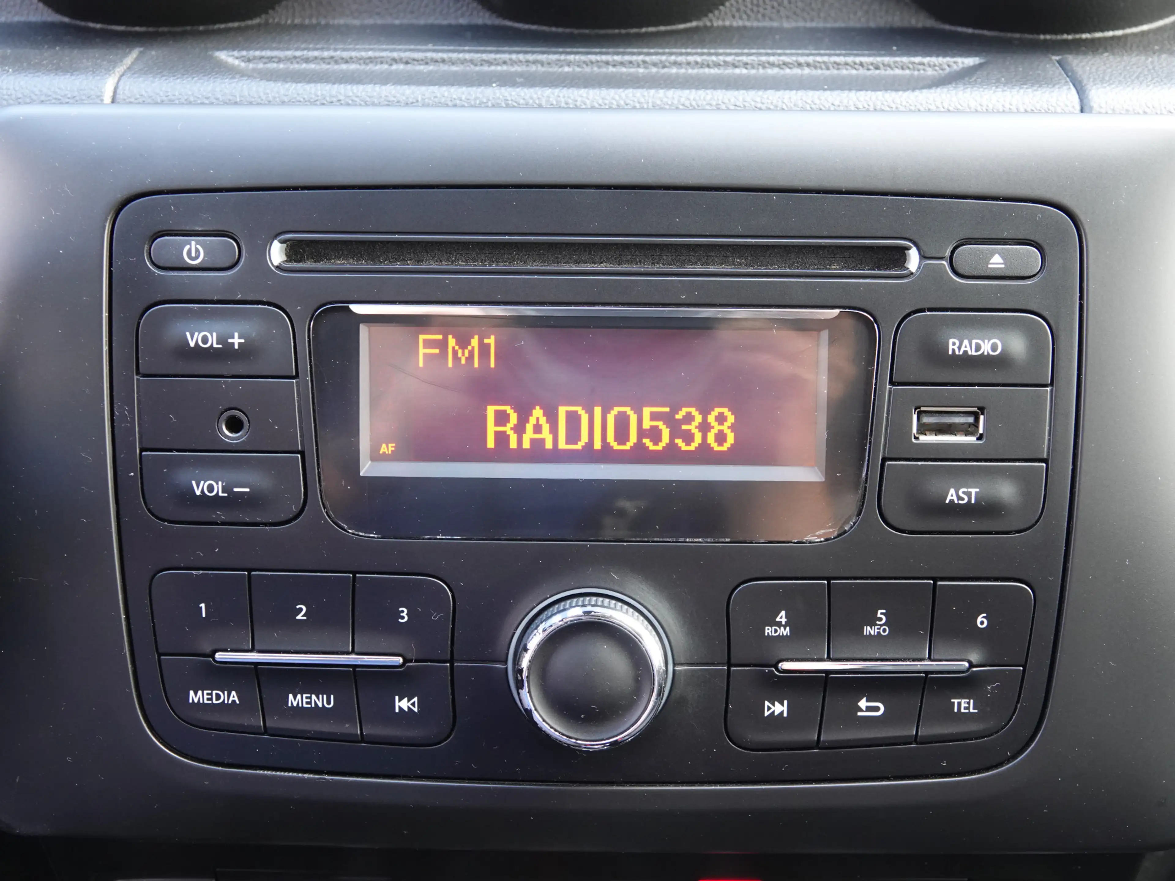 Dacia Duster 1.2 TCe Comfort TREKH. | CRUISE | LMV | BULLBAR — photo 17