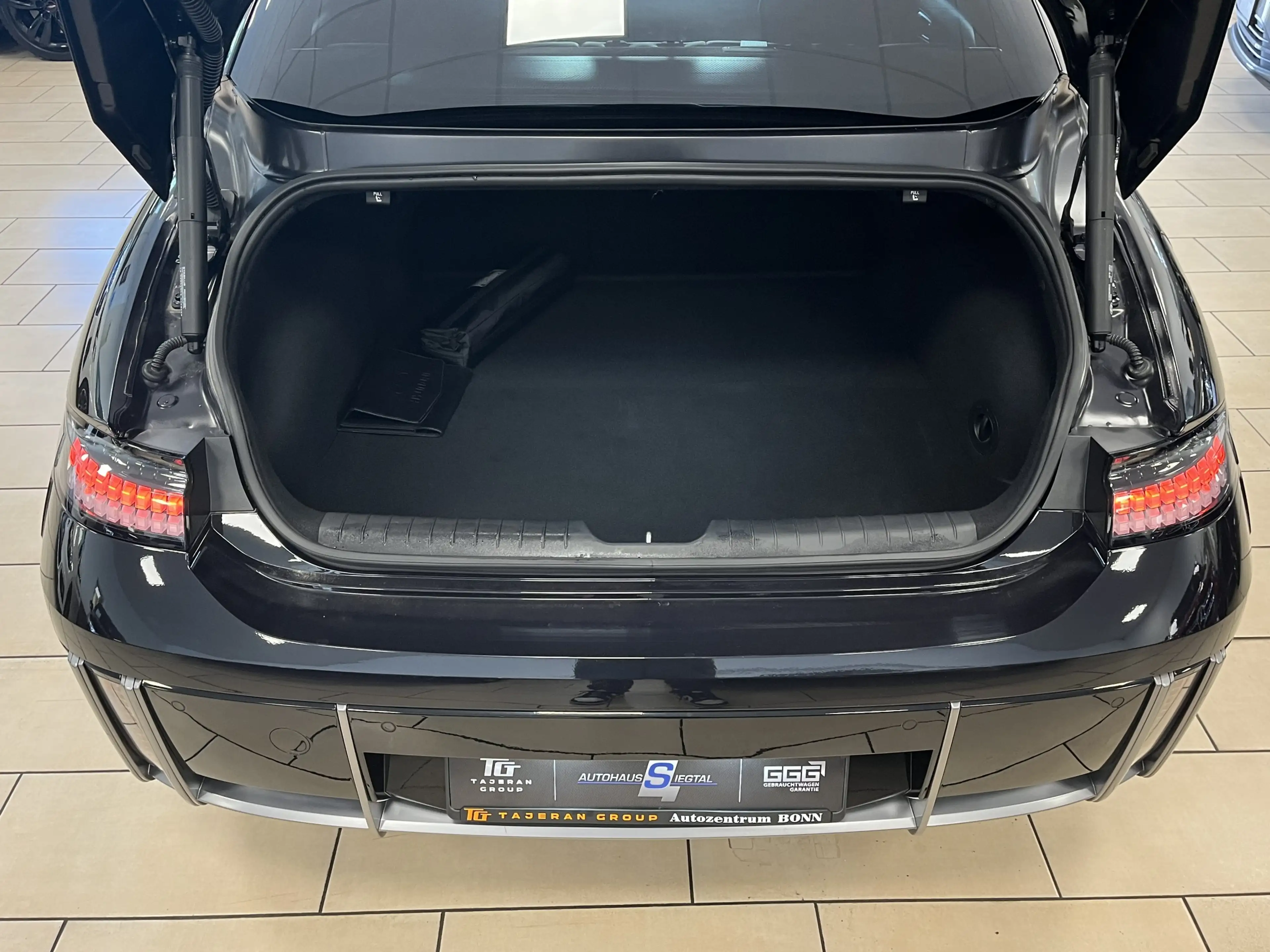 Hyundai IONIQ 6 Uniq Leder 360Cam BOSE Head-Up ACC V2L — photo 4