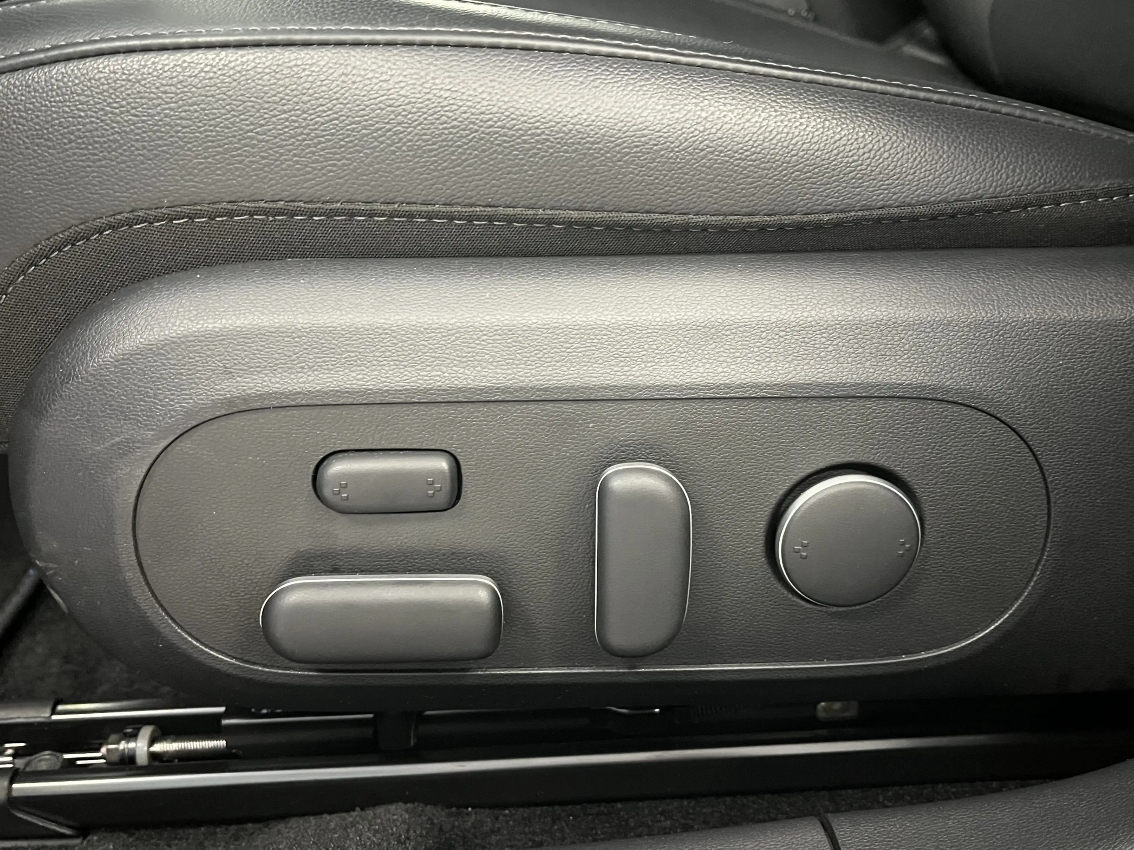 Hyundai IONIQ 6 Uniq Leder 360Cam BOSE Head-Up ACC V2L — photo 13