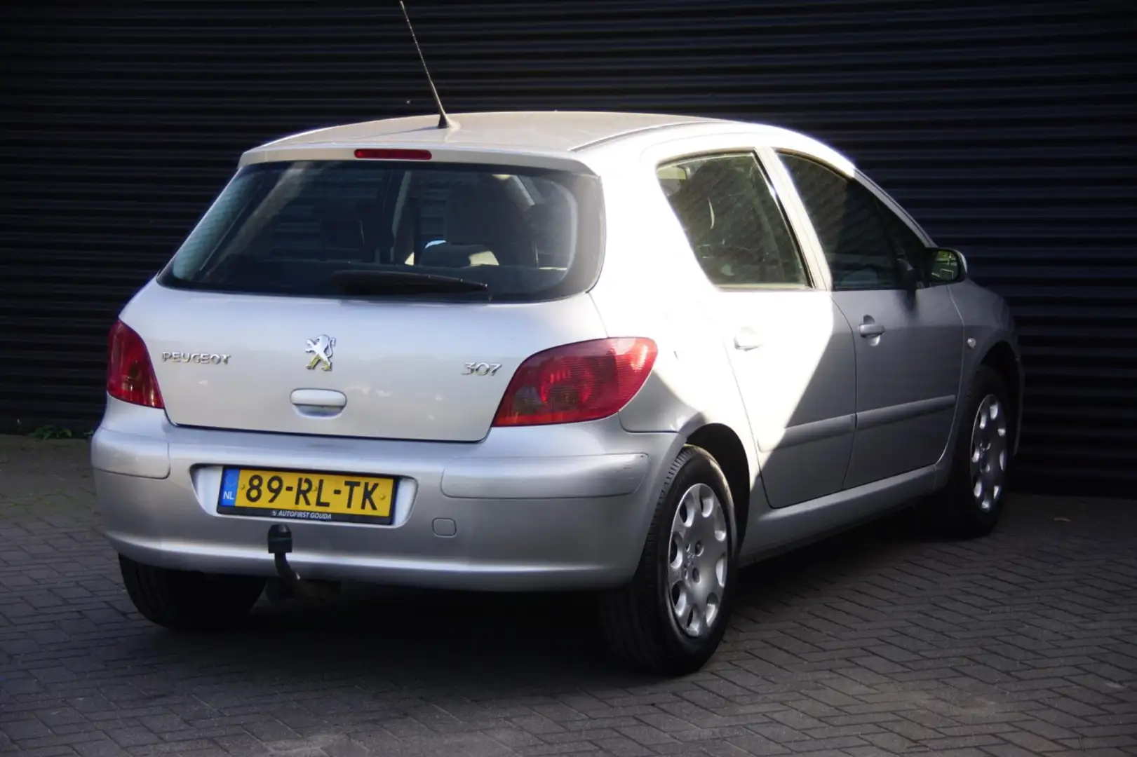 Peugeot 307 1.6-16V XT Premium | Automaat | Airco | Trekhaak | Gris - 2
