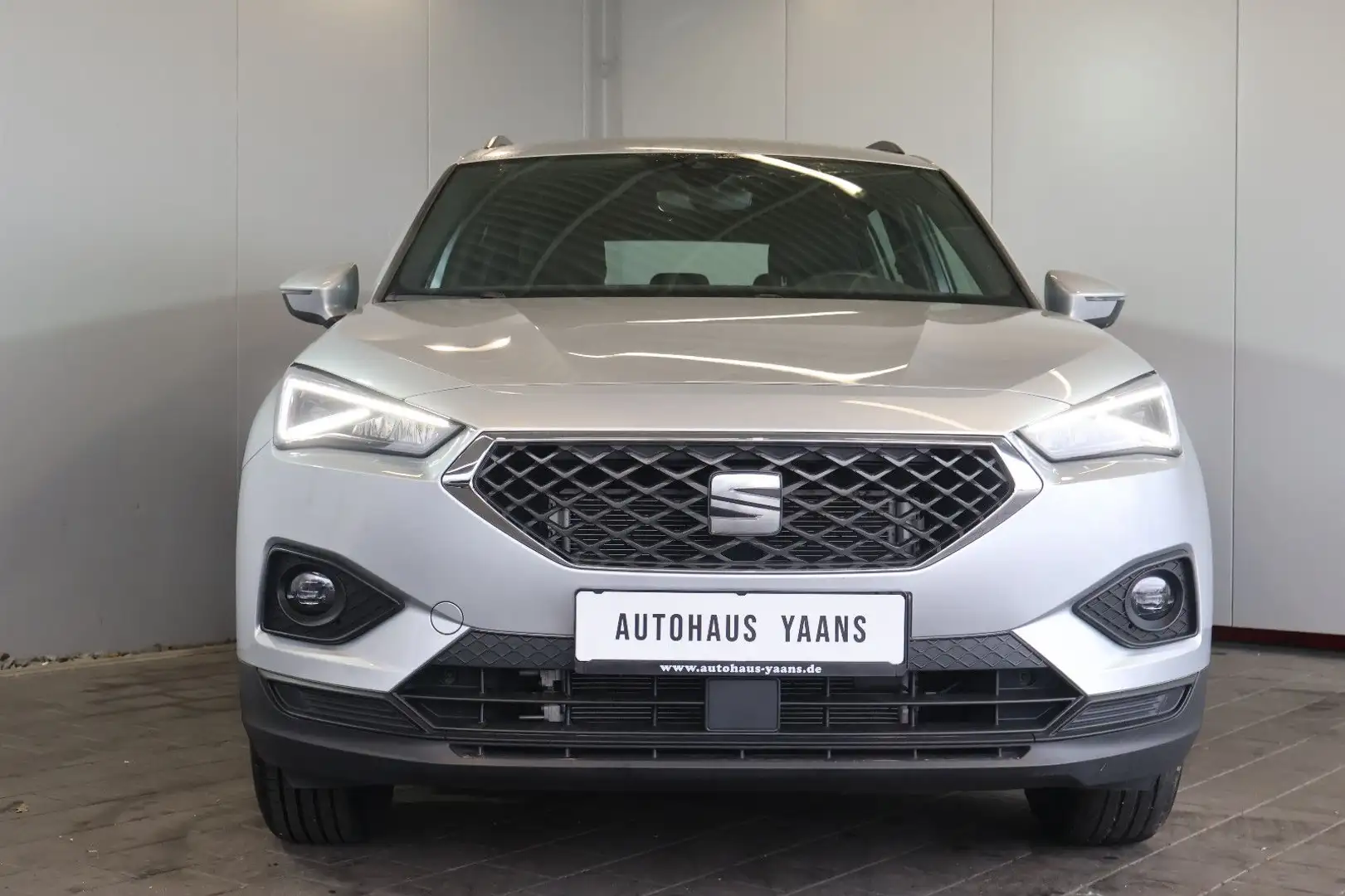 SEAT Tarraco 2.0 TDI DSG Style AID+NAVI+LANE+LED+17" Silber - 2