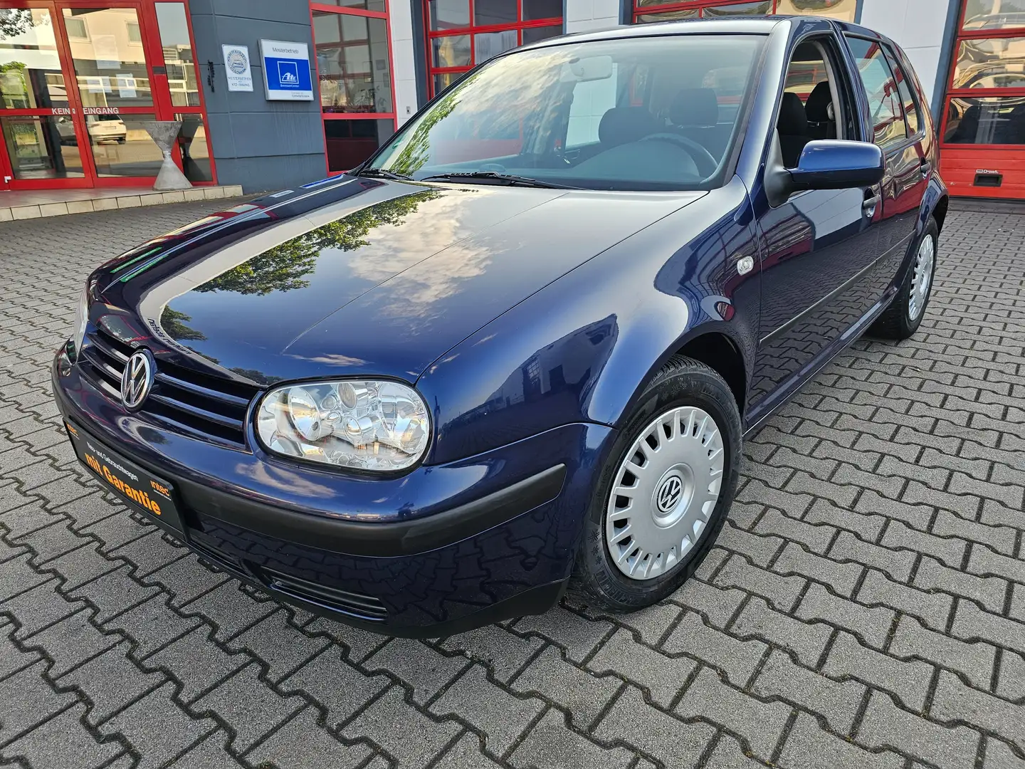 Volkswagen Golf 1.6 Automatikgetrieb,Special,Klima,PDC,Tüv11/25 Blue - 1