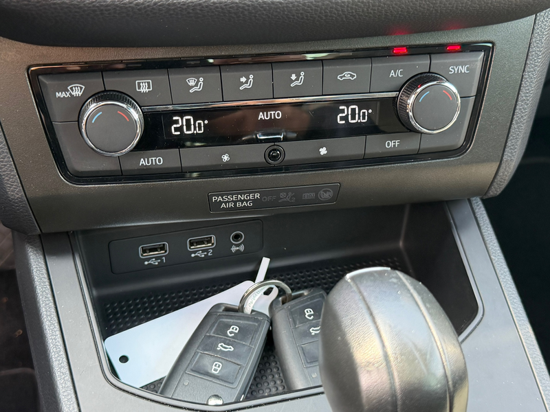 SEAT Ibiza 1.0 TSI FR Pano LED Virtual Camera Beats Carplay — photo 18