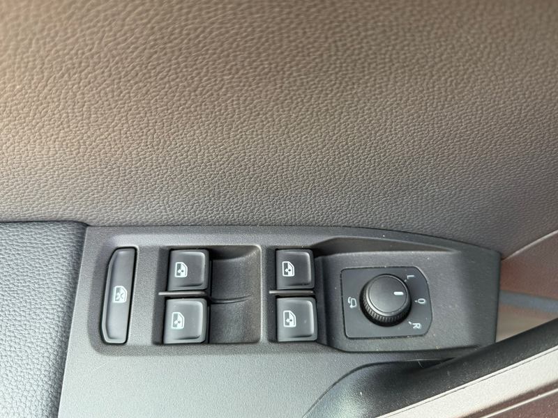 SEAT Ibiza 1.0 TSI FR Pano LED Virtual Camera Beats Carplay — photo 19
