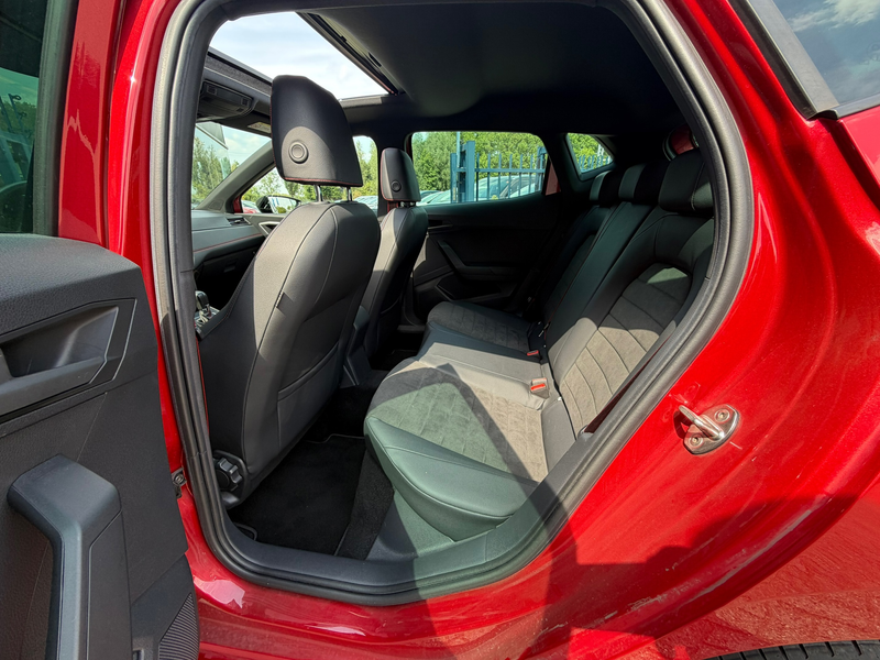 SEAT Ibiza 1.0 TSI FR Pano LED Virtual Camera Beats Carplay — photo 12