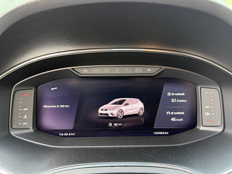 SEAT Ibiza 1.0 TSI FR Pano LED Virtual Camera Beats Carplay — photo 16