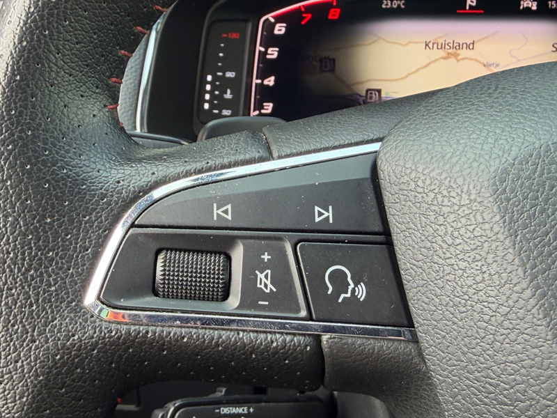 SEAT Ibiza 1.0 TSI FR Pano LED Virtual Camera Beats Carplay — photo 21