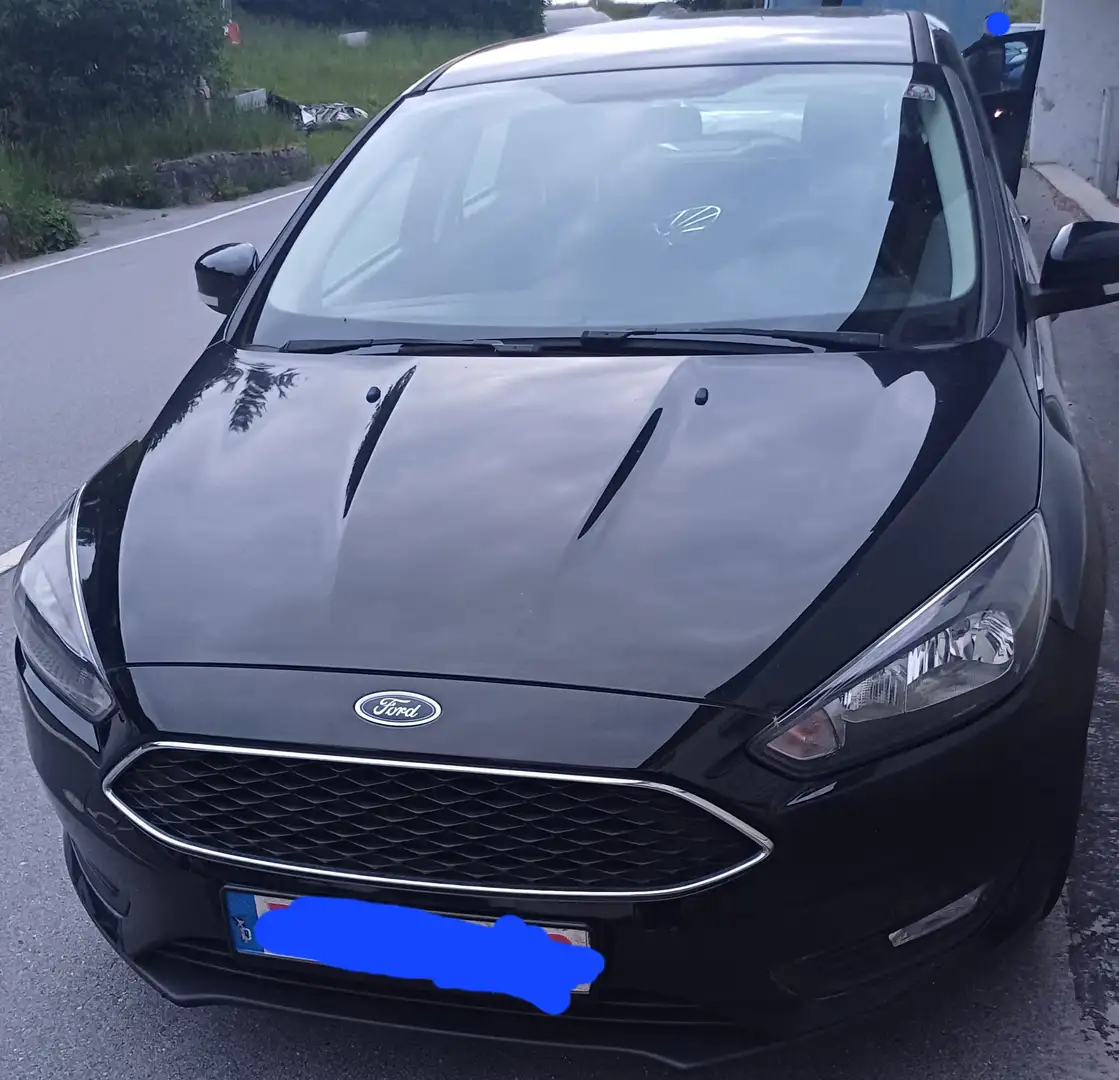 Ford Focus Kombilimousine Černá - 1