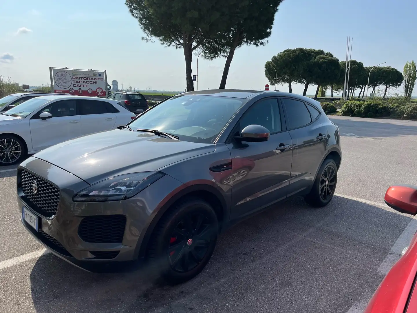 Jaguar E-Pace 2.0d i4 Chequered Flag awd 150cv auto Grey - 1