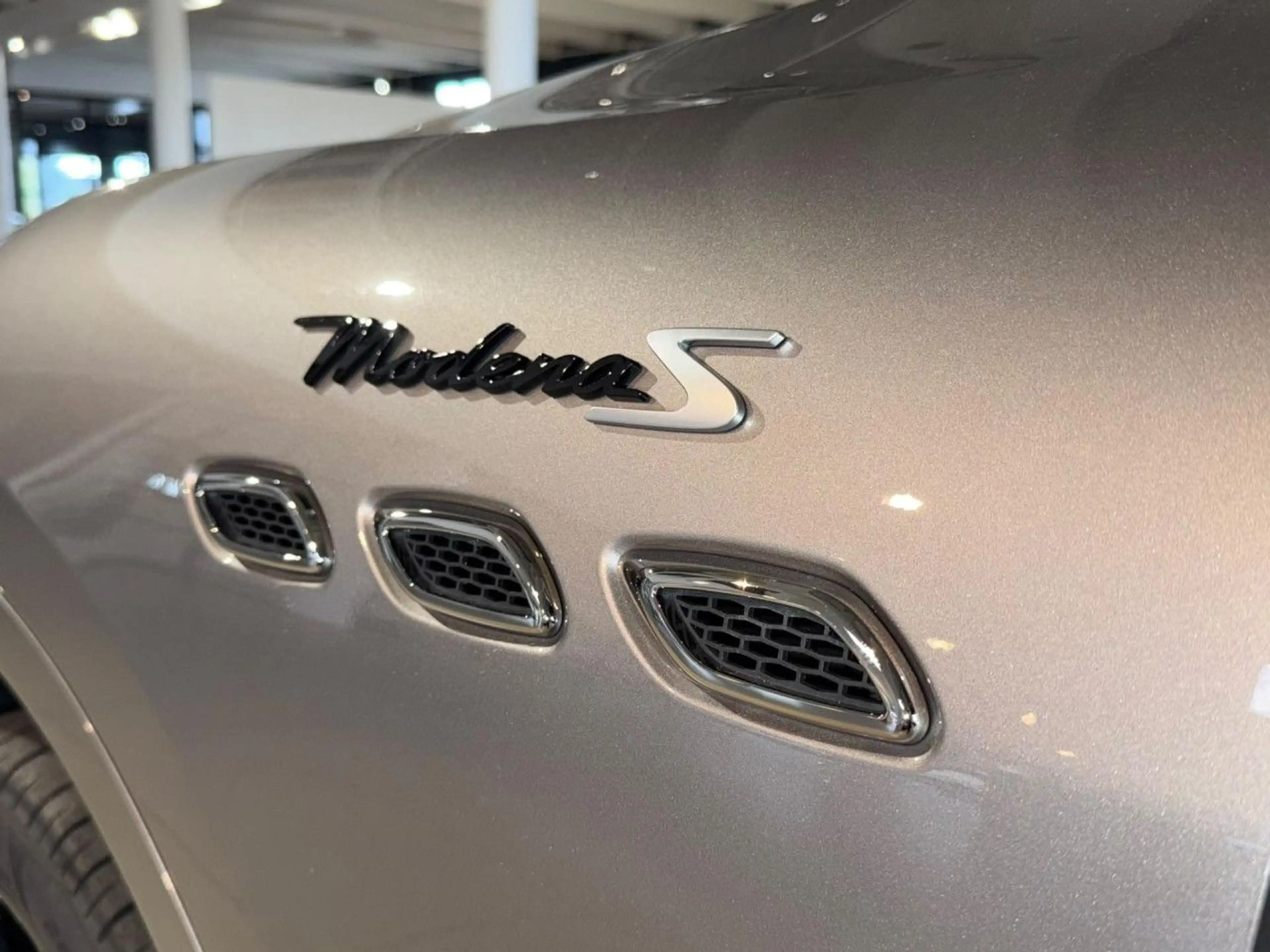 Maserati Levante Modena S Vollleder Klima Einparkhilfe — photo 7