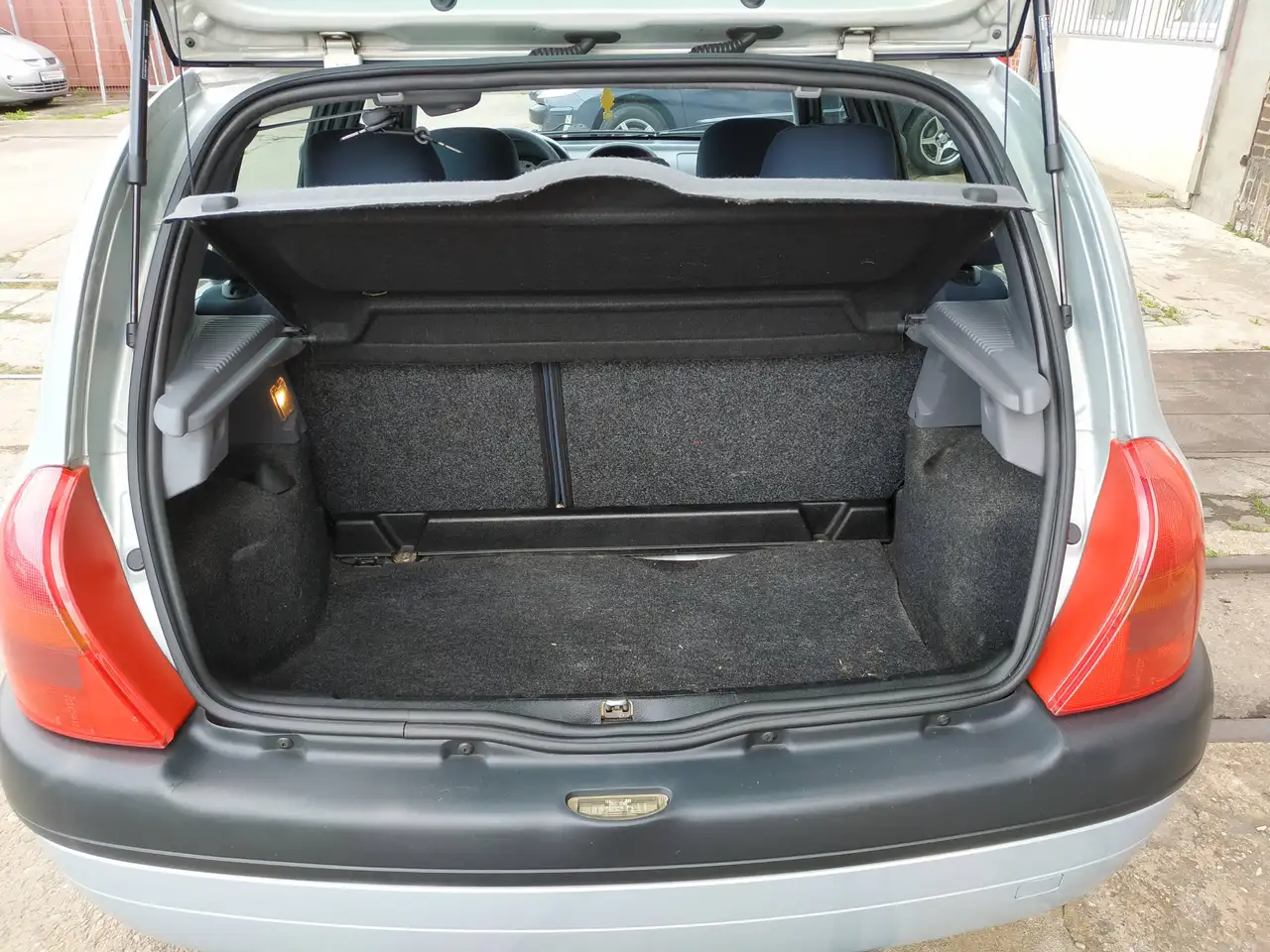Renault Clio 1.2/ TÜV NEU/ Klima/ 5-Türer/ wenig KM/ Alufelgen, foto 9