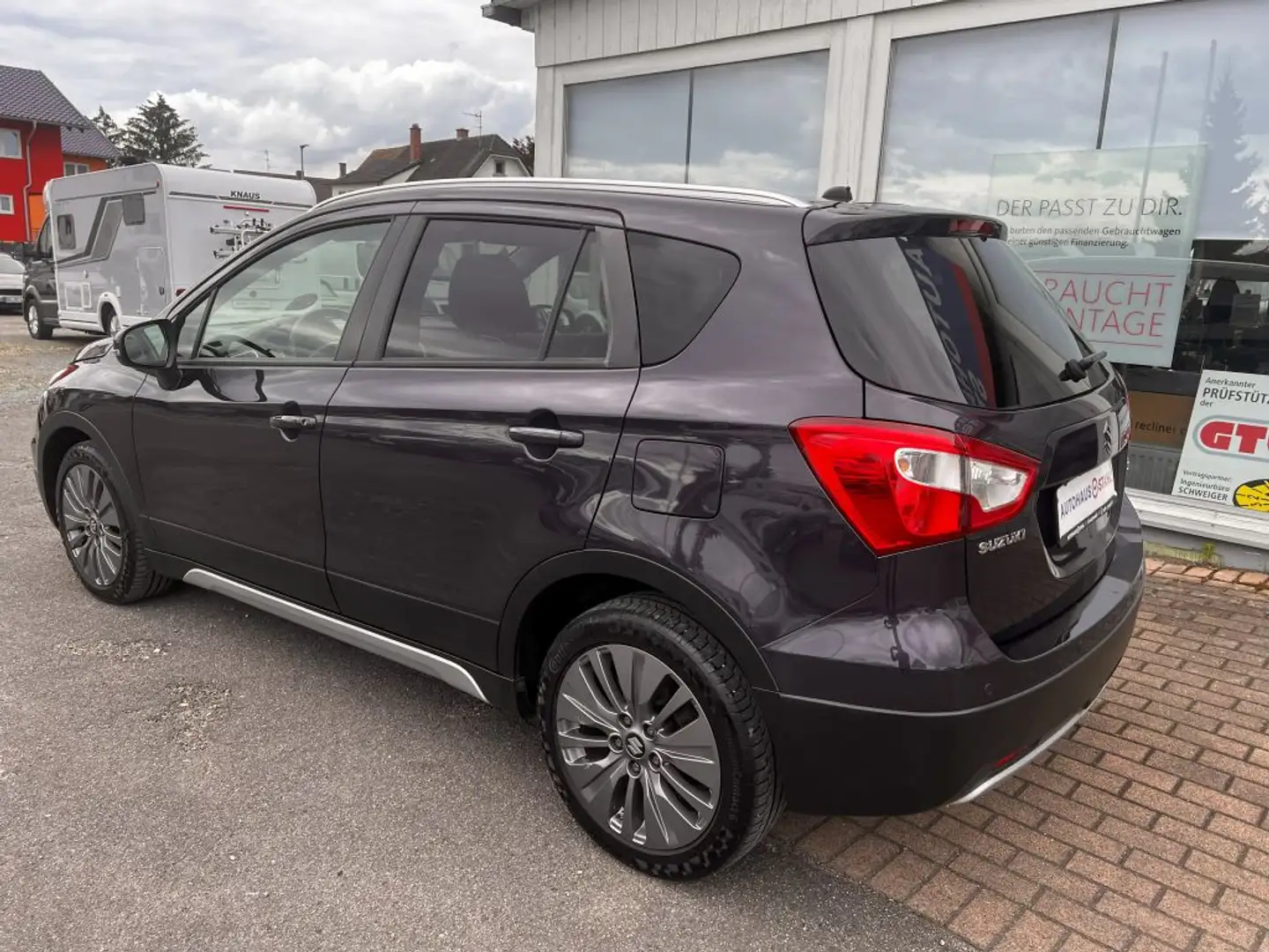 Suzuki SX4 S-Cross 1.6 VVT 4x2 Comfort+ Schwarz - 2