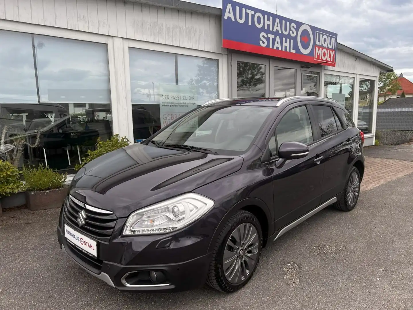 Suzuki SX4 S-Cross 1.6 VVT 4x2 Comfort+ Schwarz - 1