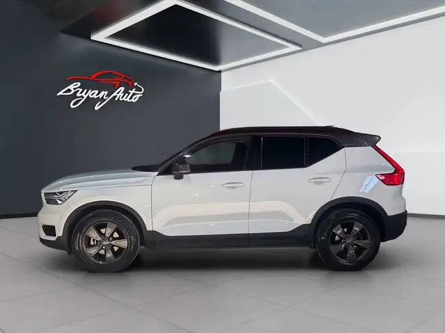 Volvo XC40 view 5