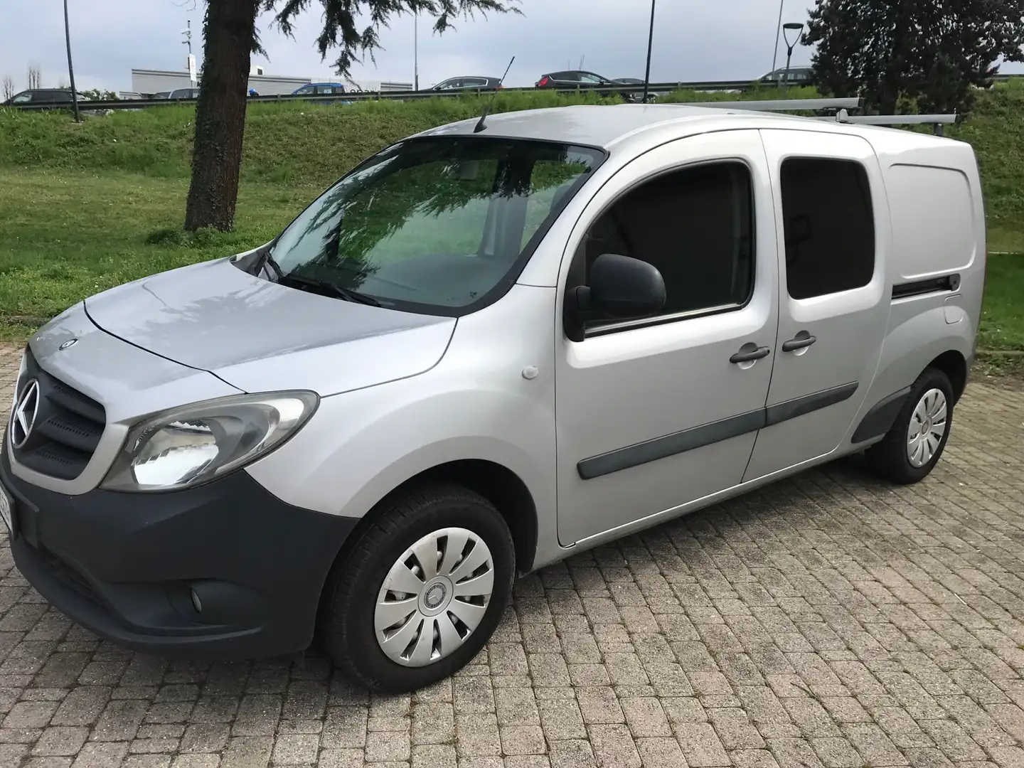 Mercedes-Benz Citan 109 cdi Kombi Trend 90cv Autocarro 5 posti Grigio - 1