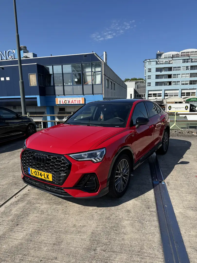 Audi Q3 35 TFSI Pro Line S Rood - 1