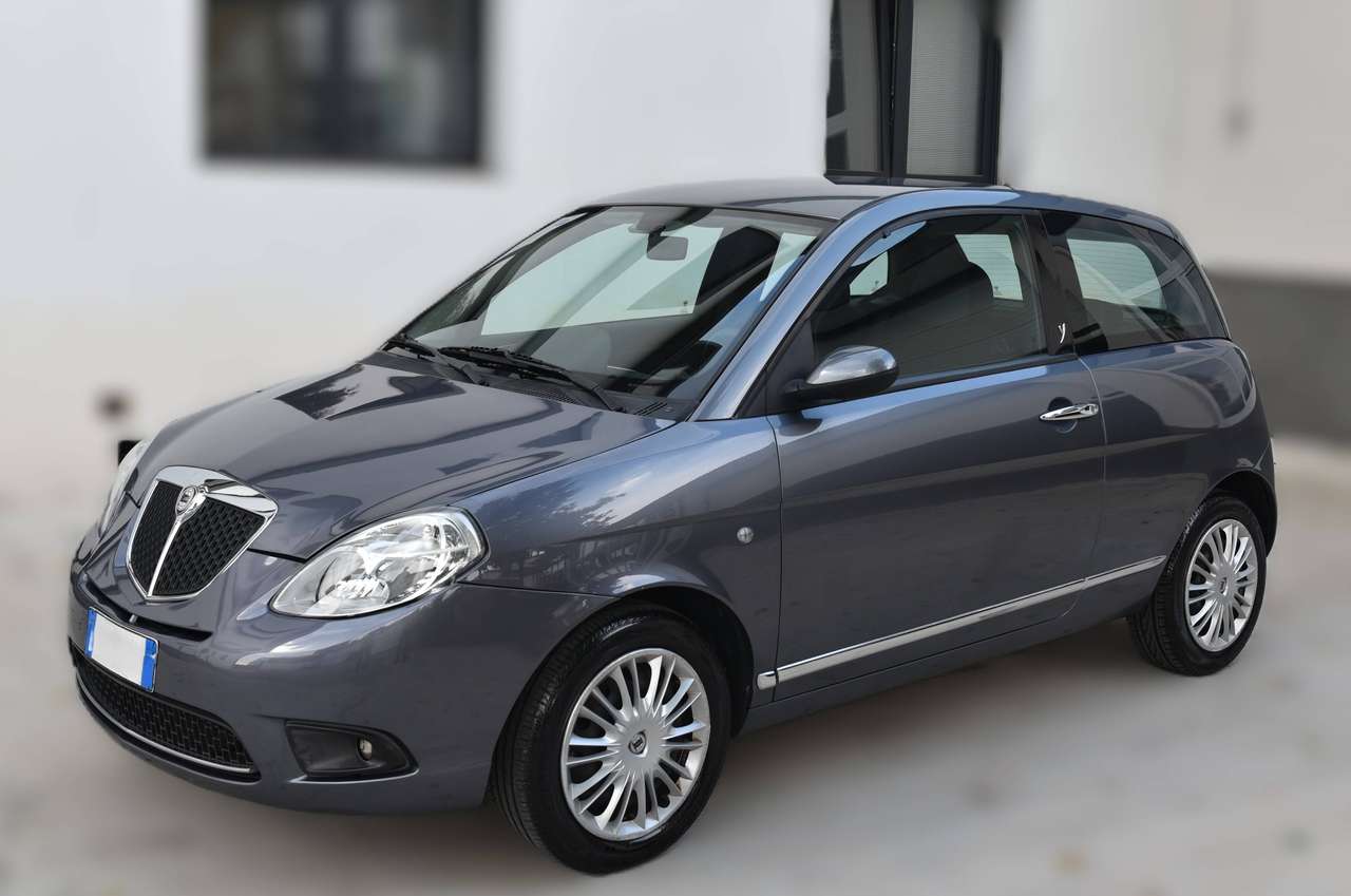 Lancia Ypsilon Ypsilon II 2007 1.2 8v Oro Bianco