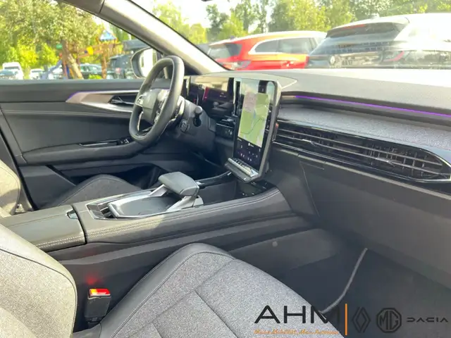 Renault Austral view 14