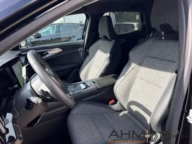 Renault Austral view 11