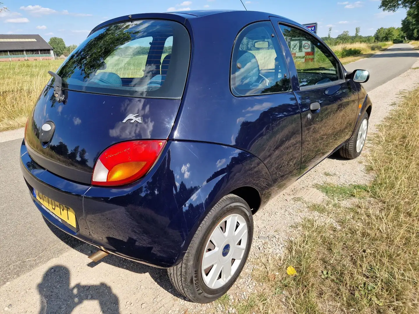 Ford Ka/Ka+ 1.3 Futura airco 1ste eigenaar en nieuwe apk Bleu - 2