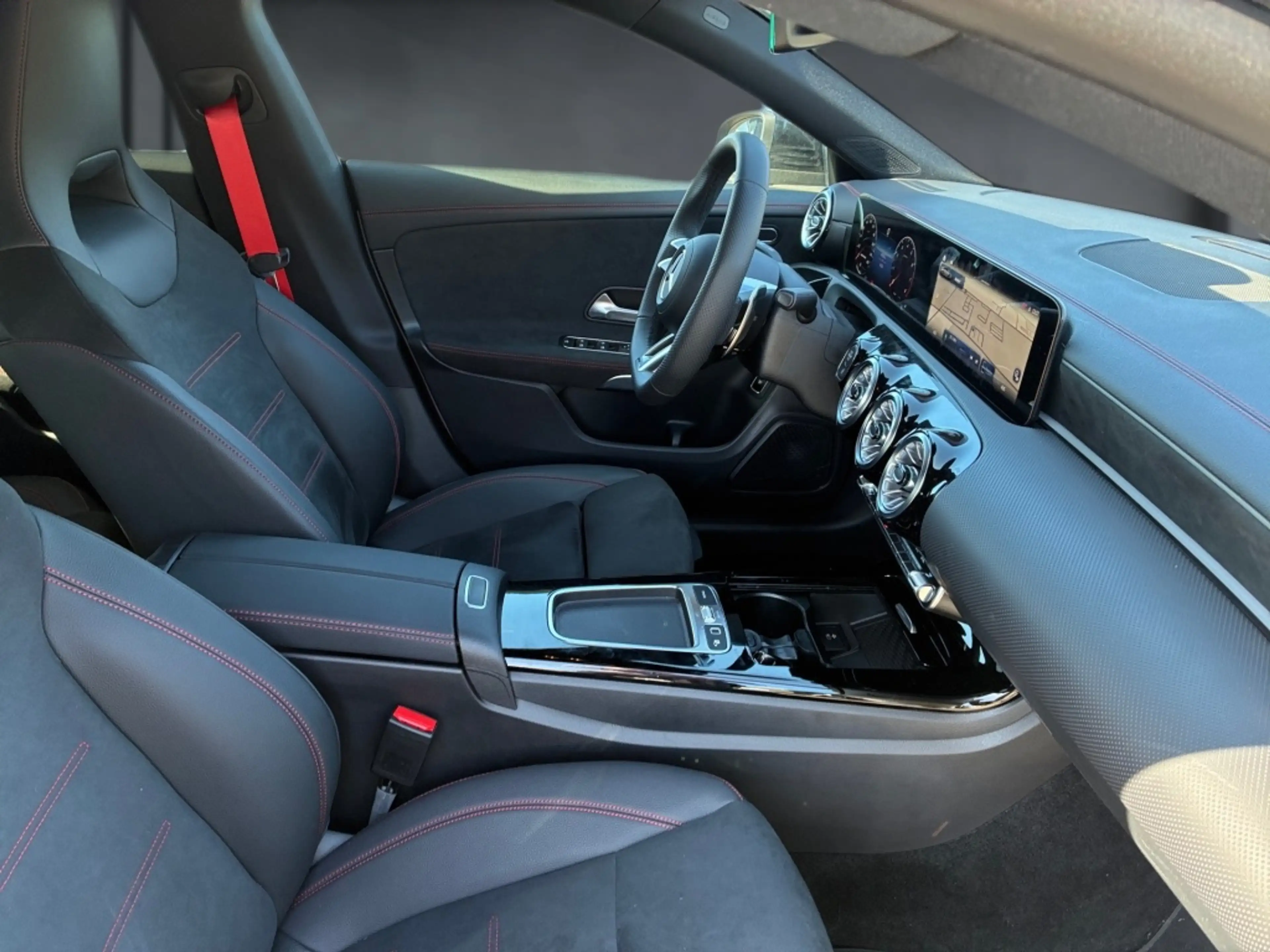 Mercedes-Benz CLA 35 AMG AMG CLA 35 4M AMG+Night+Navi+Distronic+Ambiente+ — photo 13