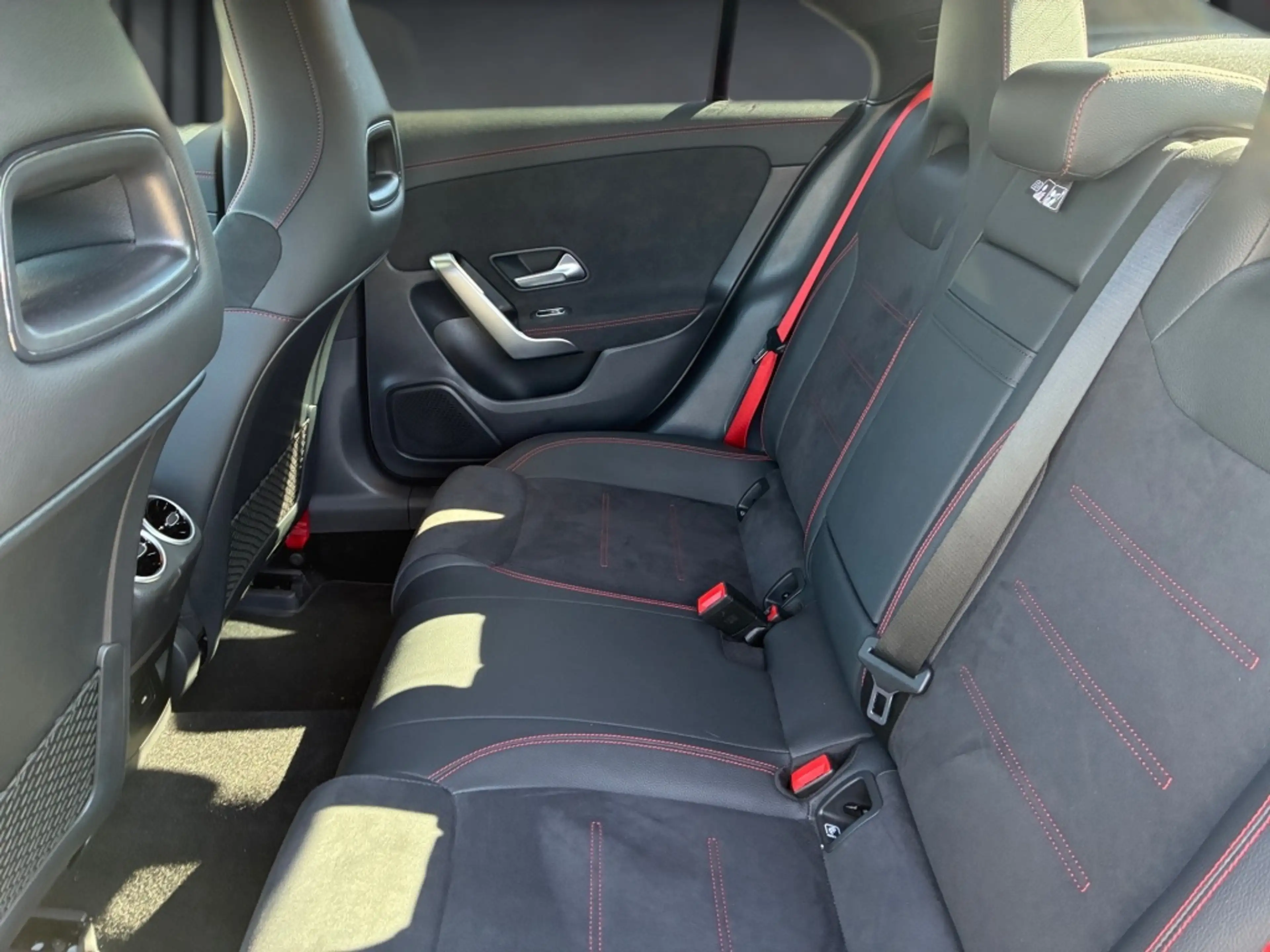 Mercedes-Benz CLA 35 AMG AMG CLA 35 4M AMG+Night+Navi+Distronic+Ambiente+ — photo 7