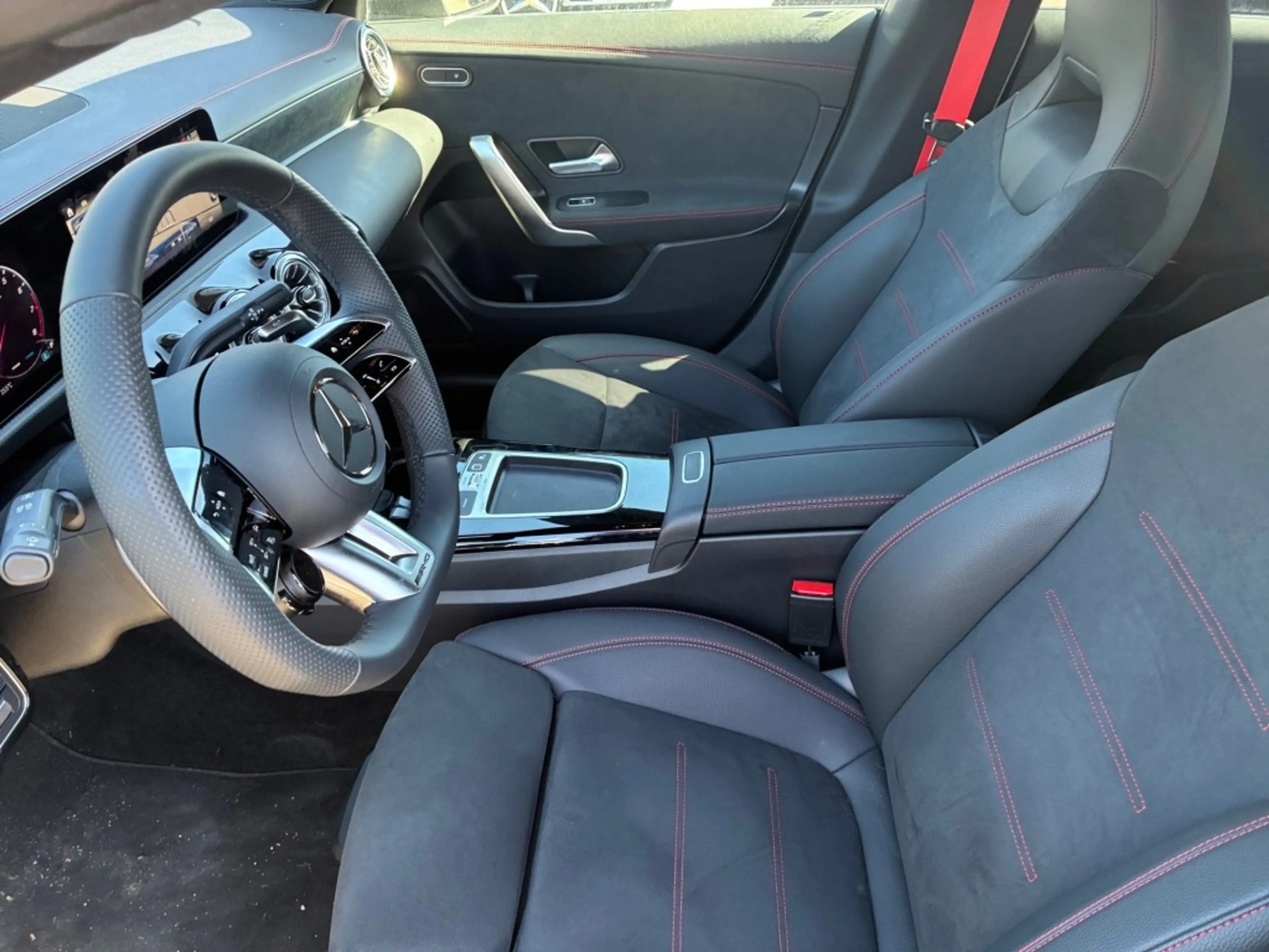 Mercedes-Benz CLA 35 AMG AMG CLA 35 4M AMG+Night+Navi+Distronic+Ambiente+ — photo 14
