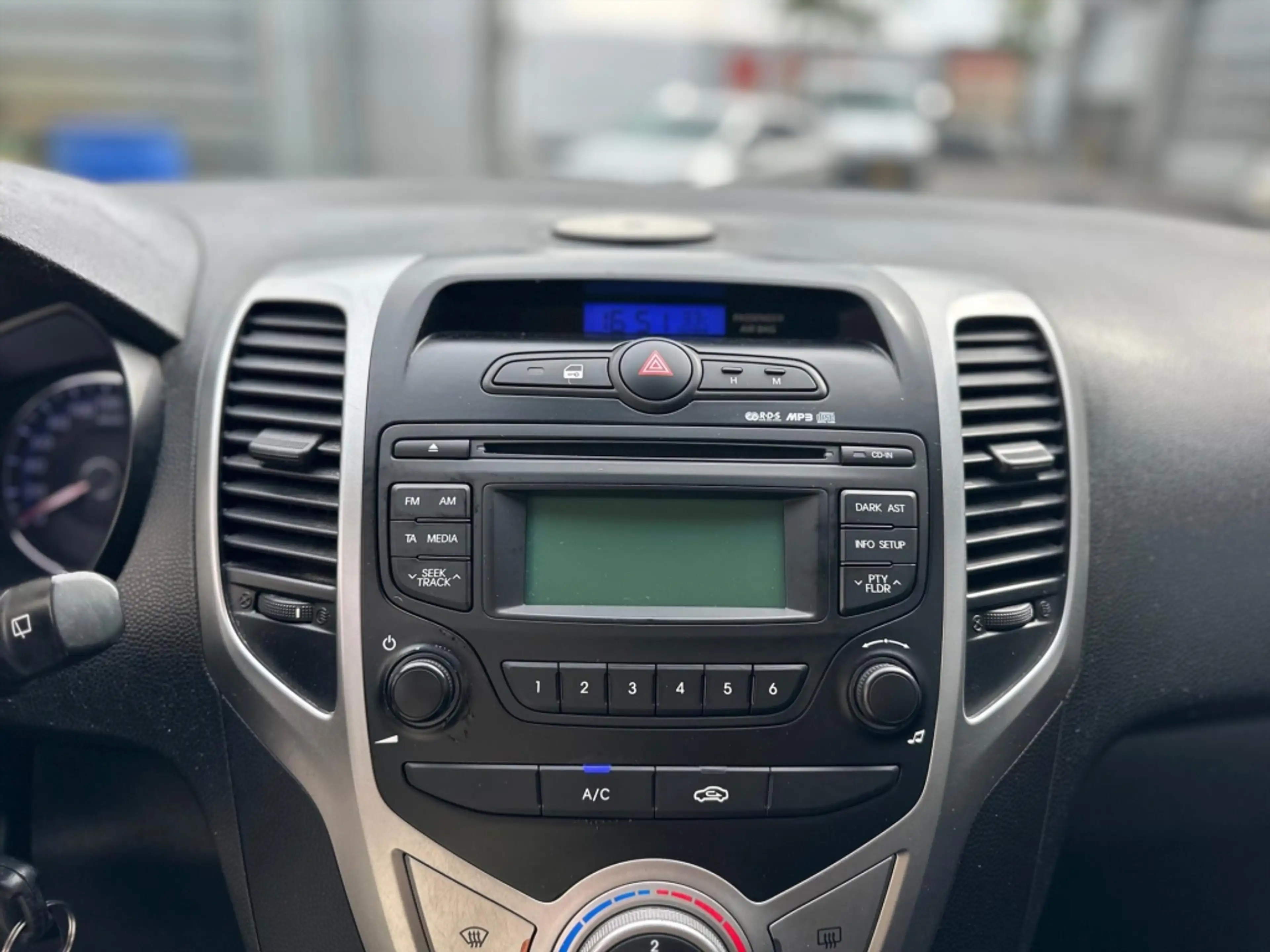 Hyundai iX20 1.4i blue 90pk i-Vision — photo 12
