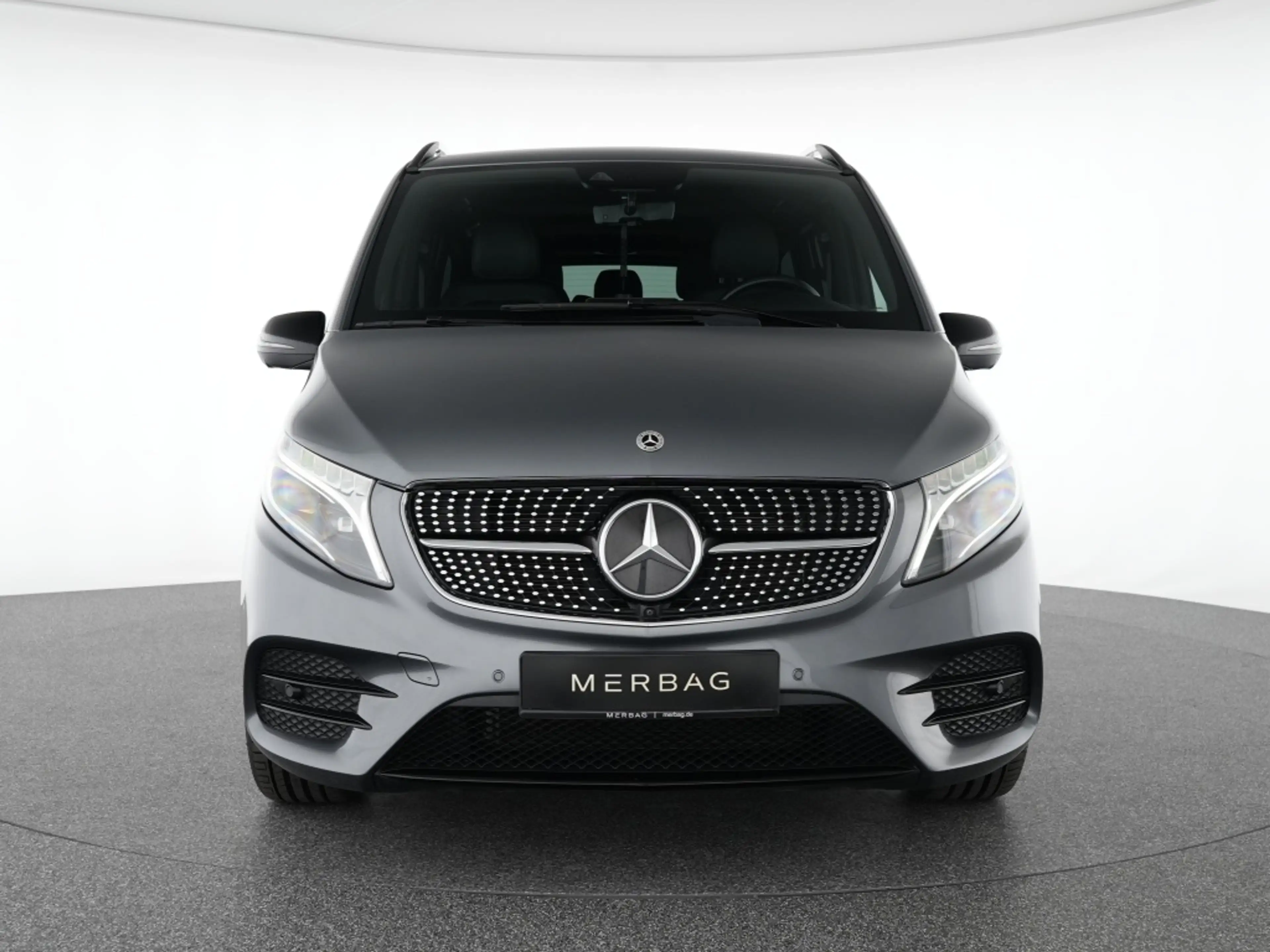 Mercedes-Benz V 250 d Avantgarde Edition lang AMG Night Pano — photo 2